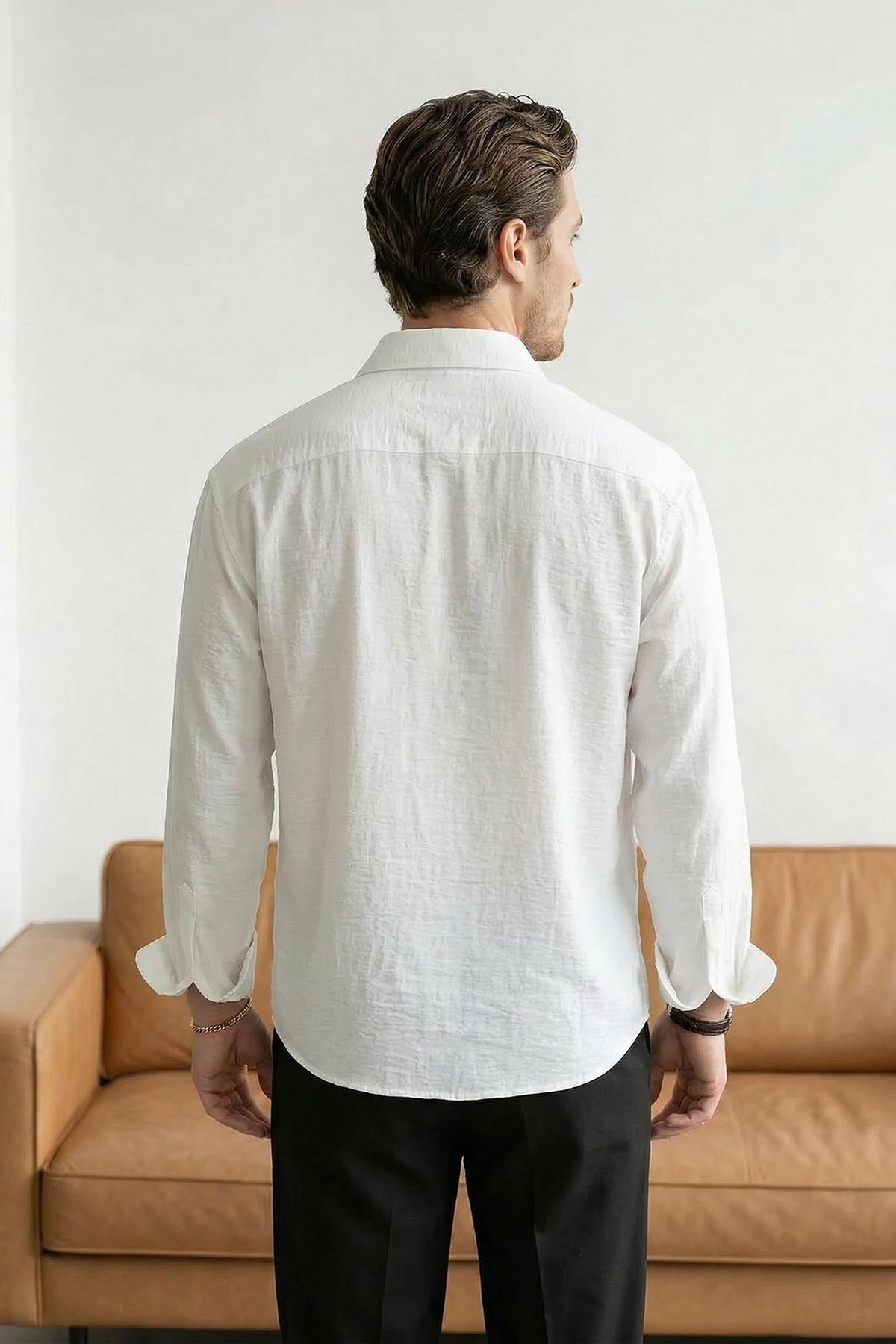 Trendyolmilla  Beyaz Keten Dokulu Uzun Kollu Yarı Oversize Erkek Gömlek TMNSS26GO00036 - Görsel 2