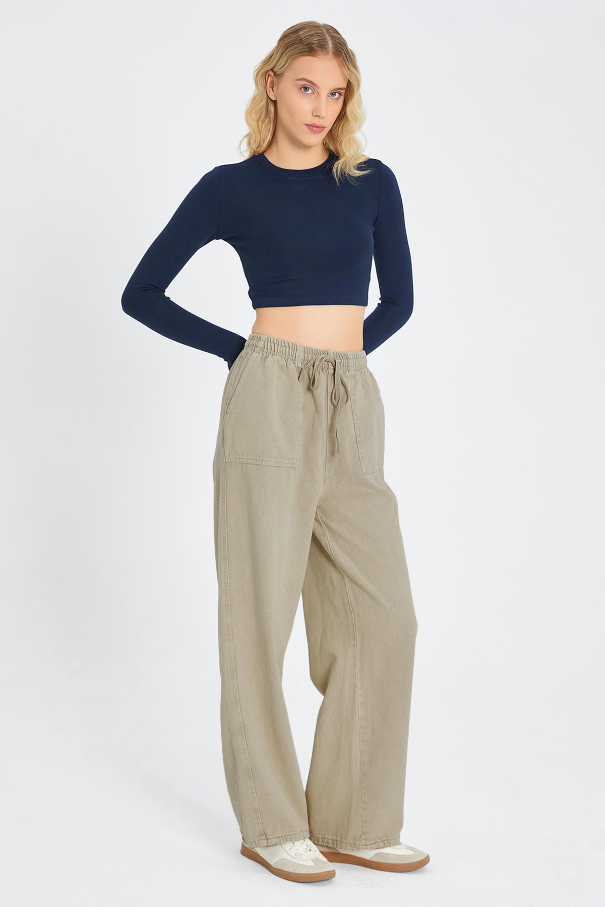 Trendyolmilla  Bej Cep Detaylı Kot Görünümlü Wide Leg/Geniş Paça Dokuma Pantolon TWOSS25PL00076