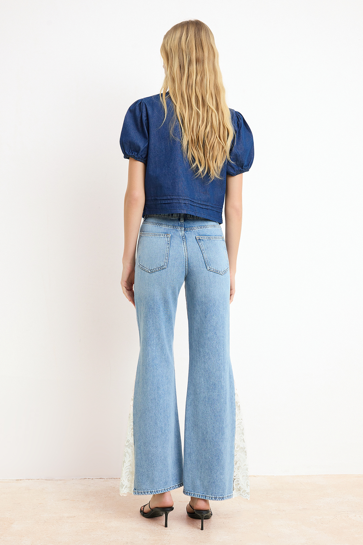 Trendyolmilla  Nasiba Hafiz x Trendyol Collection Mavi Wide Leg Dantel Tencel Karışımlı Jeans TWOSS26JE00157 - Görsel 6