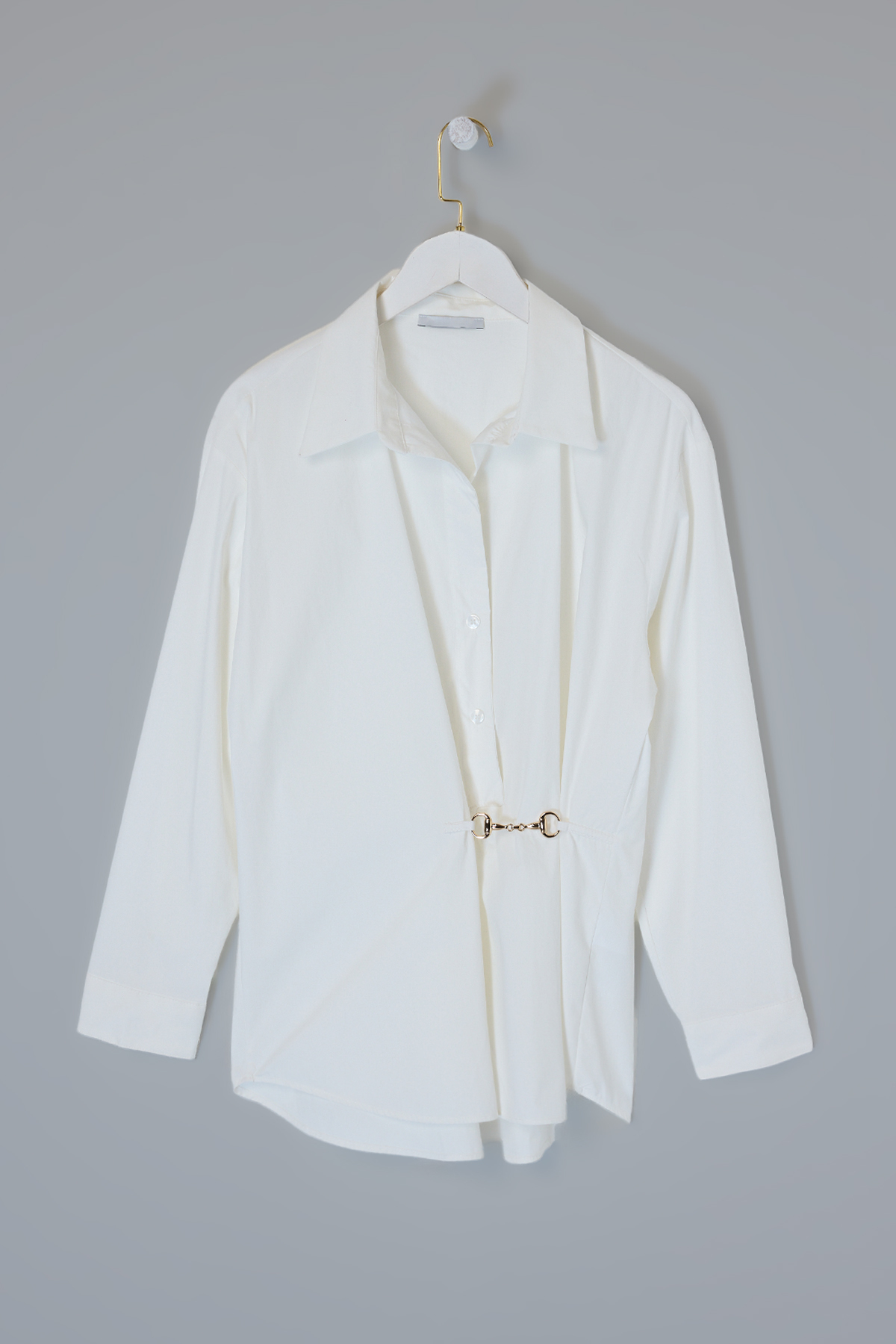 Trendyolmilla  Beyaz Tokalı Geniş Kesim Gömlek TDRSS26GO00014