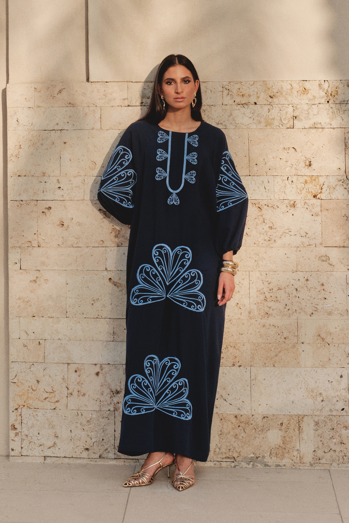 Trendyolmilla Modest Nasiba Hafiz x Trendyol Collection Siyah Etnik Nakışlı Maxi Dokuma Kaftan Elbise TCTSS26EB00061