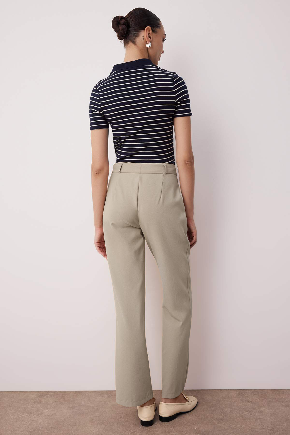 Trendyolmilla  Açık Kahverengi Straight/Düz Kesim Yüksek Bel Nervür Dikişli Dokuma Pantolon TWOSS21PL0093 - Görsel 5