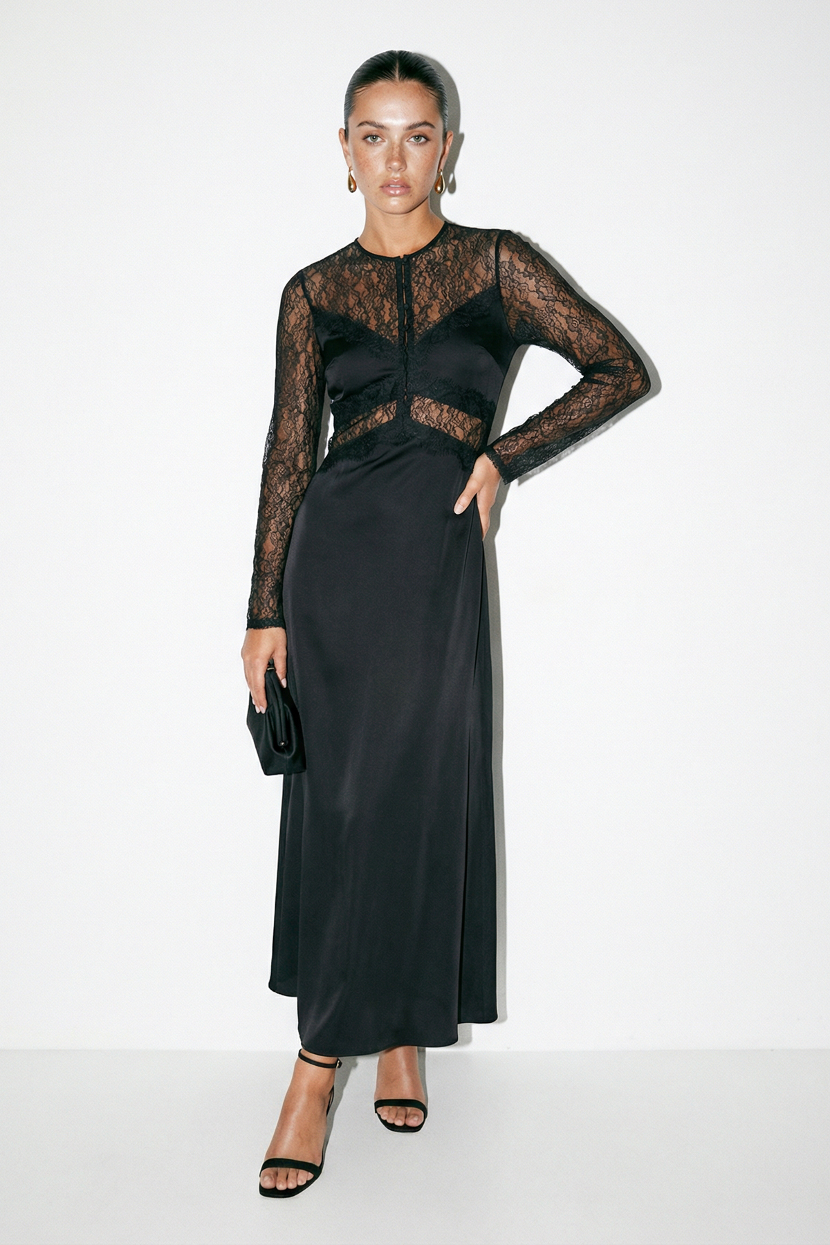 Trendyolmilla  Siyah Dantel Detaylı Saten Uzun Elbise TDRSS26EL00001 - Görsel 2