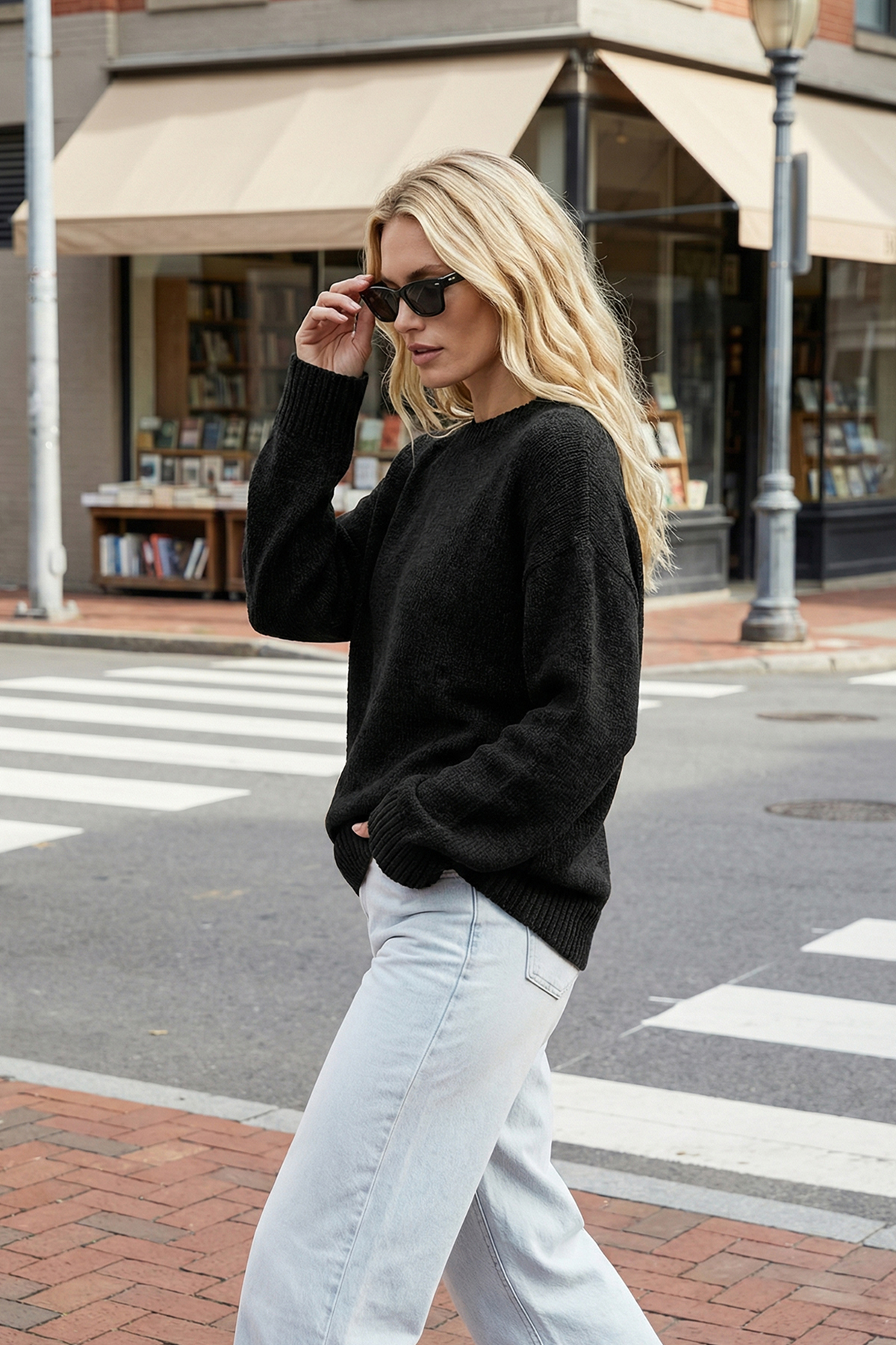 Trendyolmilla  Siyah Geniş Kalıp Yumuşak Dokulu Triko Kazak TWOAW25KZ00168