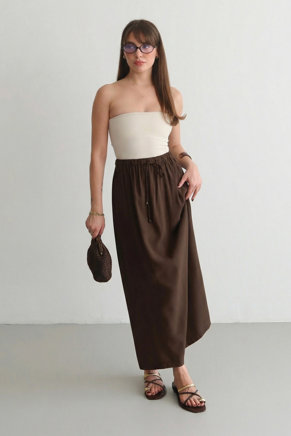 Trendyolmilla  Koyu Kahverengi Modal Beli Lastikli Uzun Maxi Etek TWOSS26ET00082 - Görsel 3