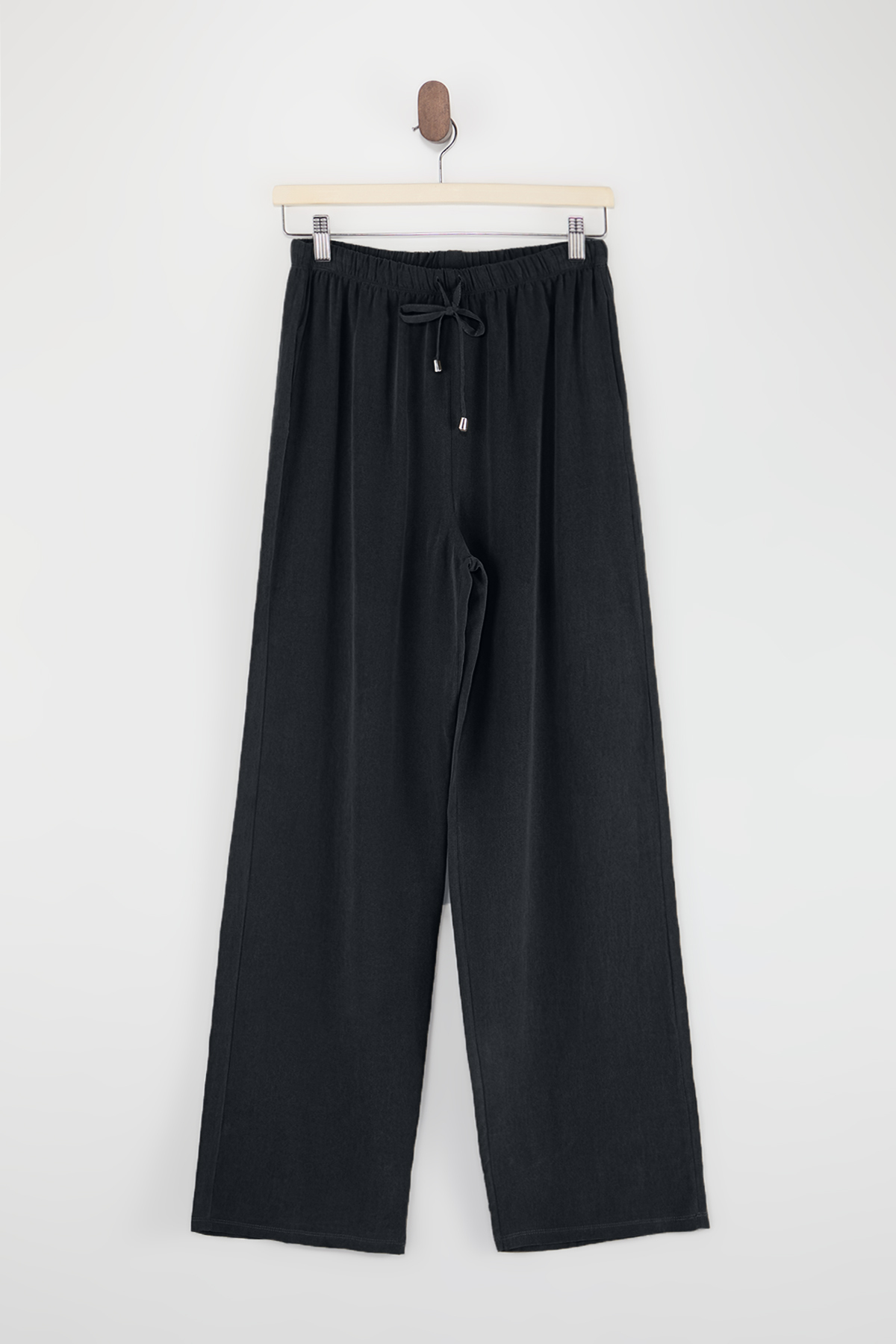 Trendyolmilla  Siyah Geniş Paça Tencel Pantolon TDRSS26PL00008 - Görsel 4