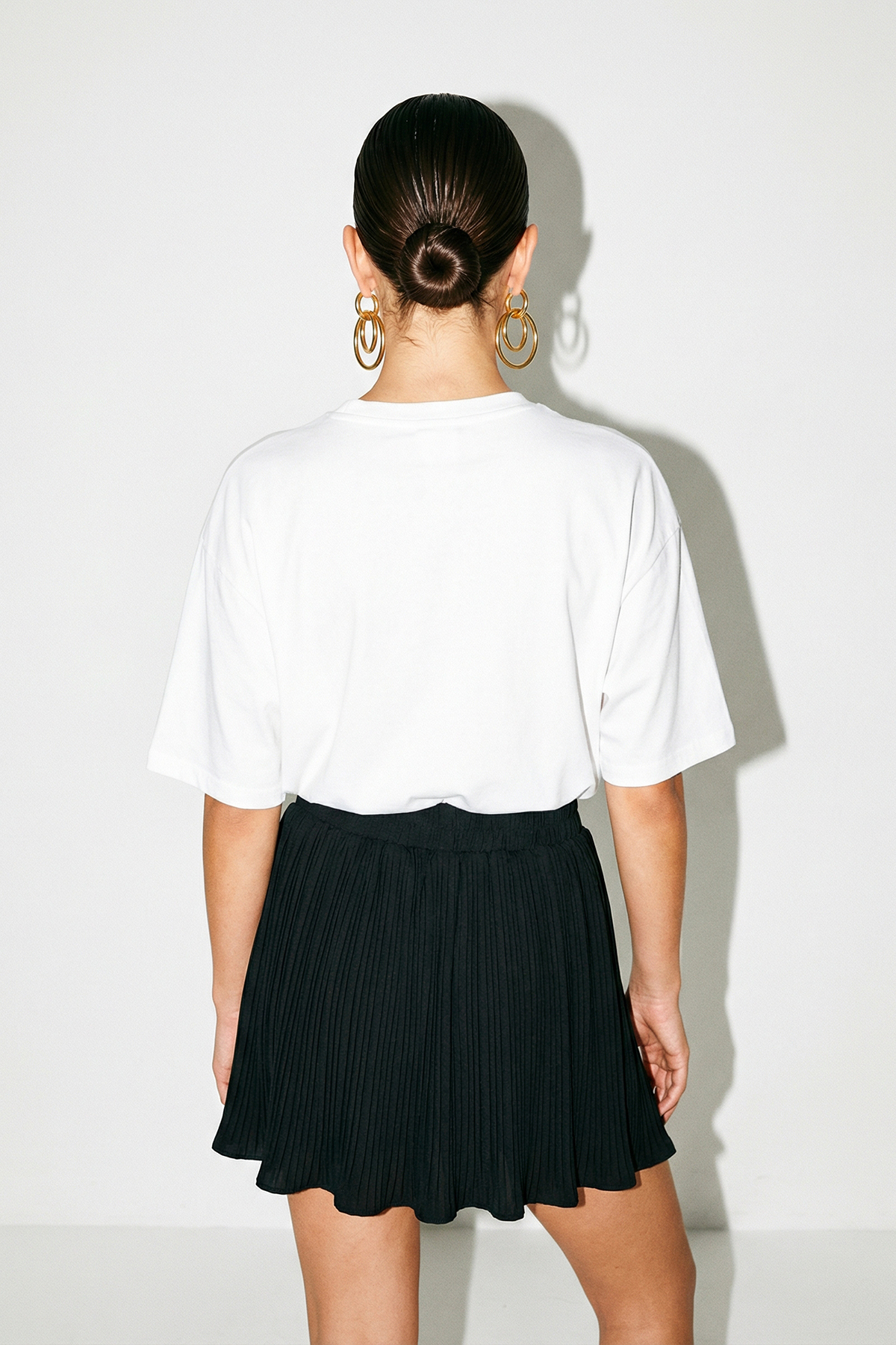 Trendyolmilla  Siyah Piliseli Beli Lastikli Şort Etek TDRSS26SR00005 - Görsel 3