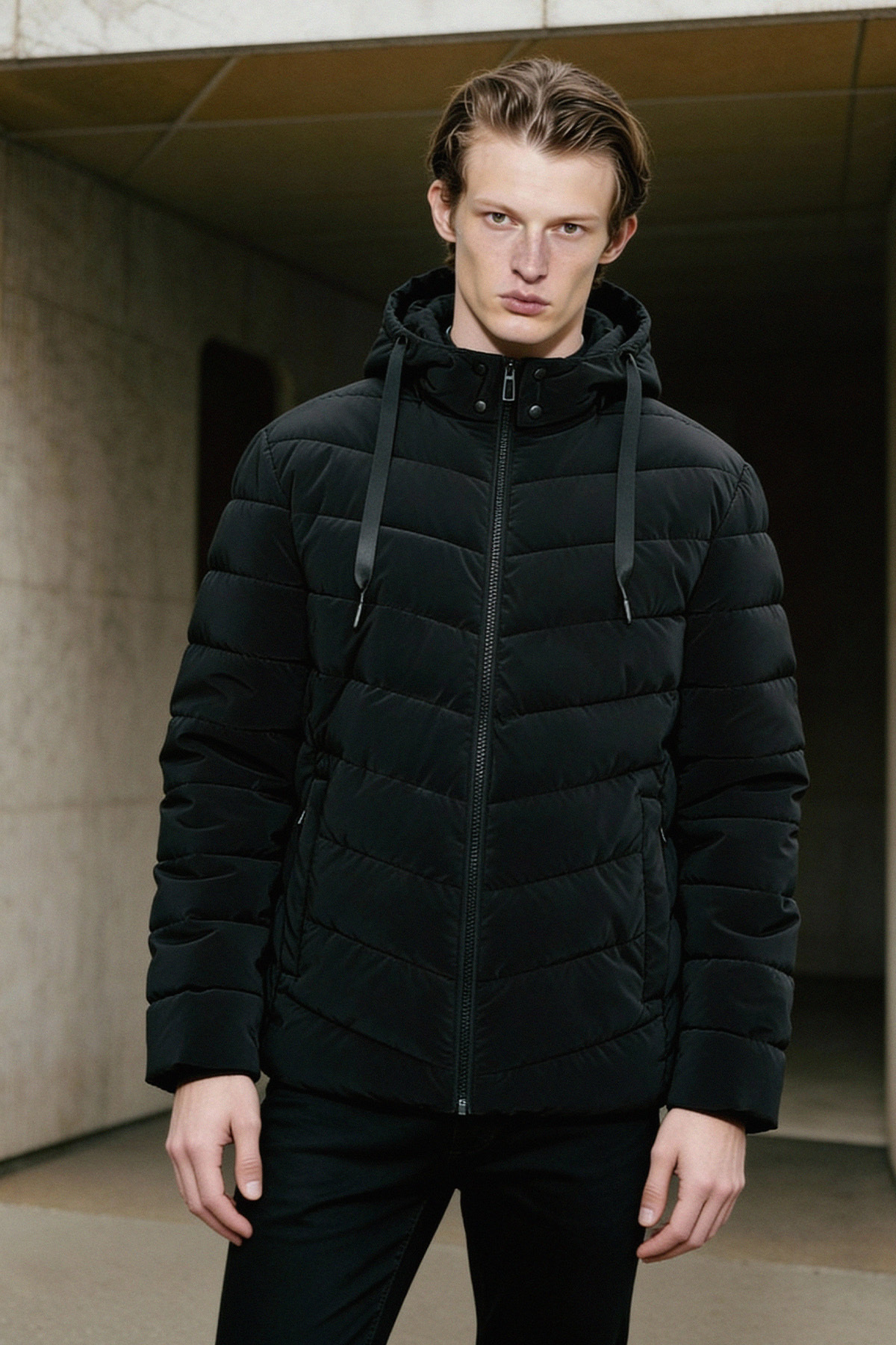 AC&Co / Altınyıldız Classics  Erkek Siyah Dolgulu Standart Fit Normal Kesim Dik Yaka Kapüşonlu Yan Cepli Mont Kaban - Görsel 3