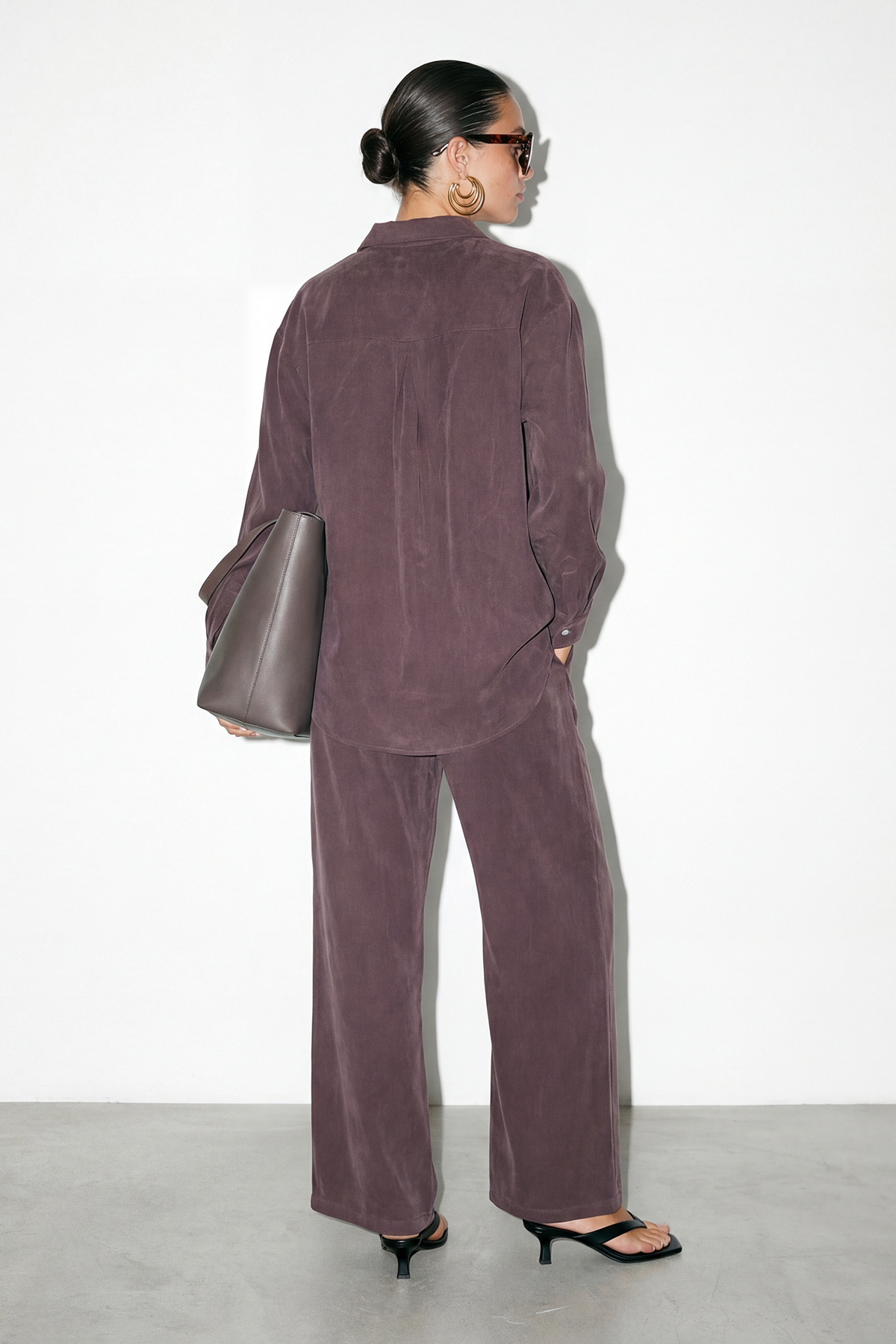 Trendyolmilla  Kahverengi Tencel Salaş Gömlek Takım TDRSS26AU00008 - Görsel 2