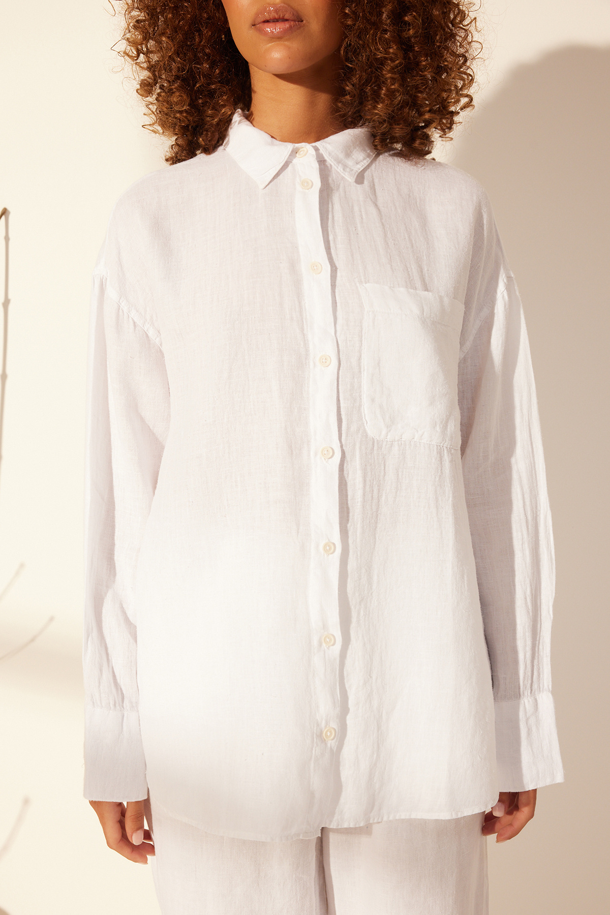 Trendyolmilla  Beyaz % 100 Keten Cep Detaylı Oversize Gömlek TWOSS26GO00039 - Görsel 3