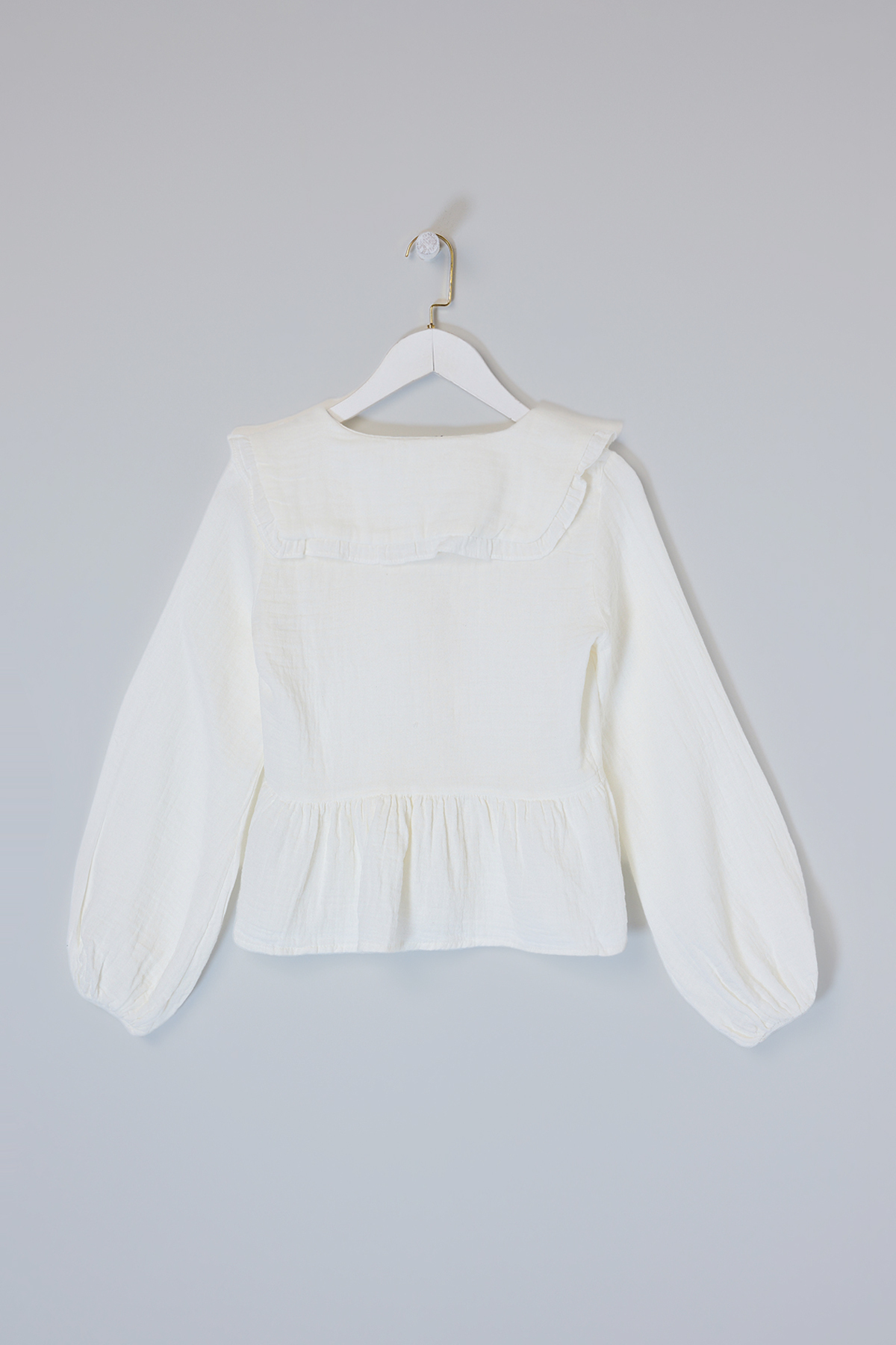 Trendyolmilla  Beyaz Önü Bağlamalı Bebe Yaka Karpuz Kol Pamuklu Bluz TDRSS26BZ00021 - Görsel 2