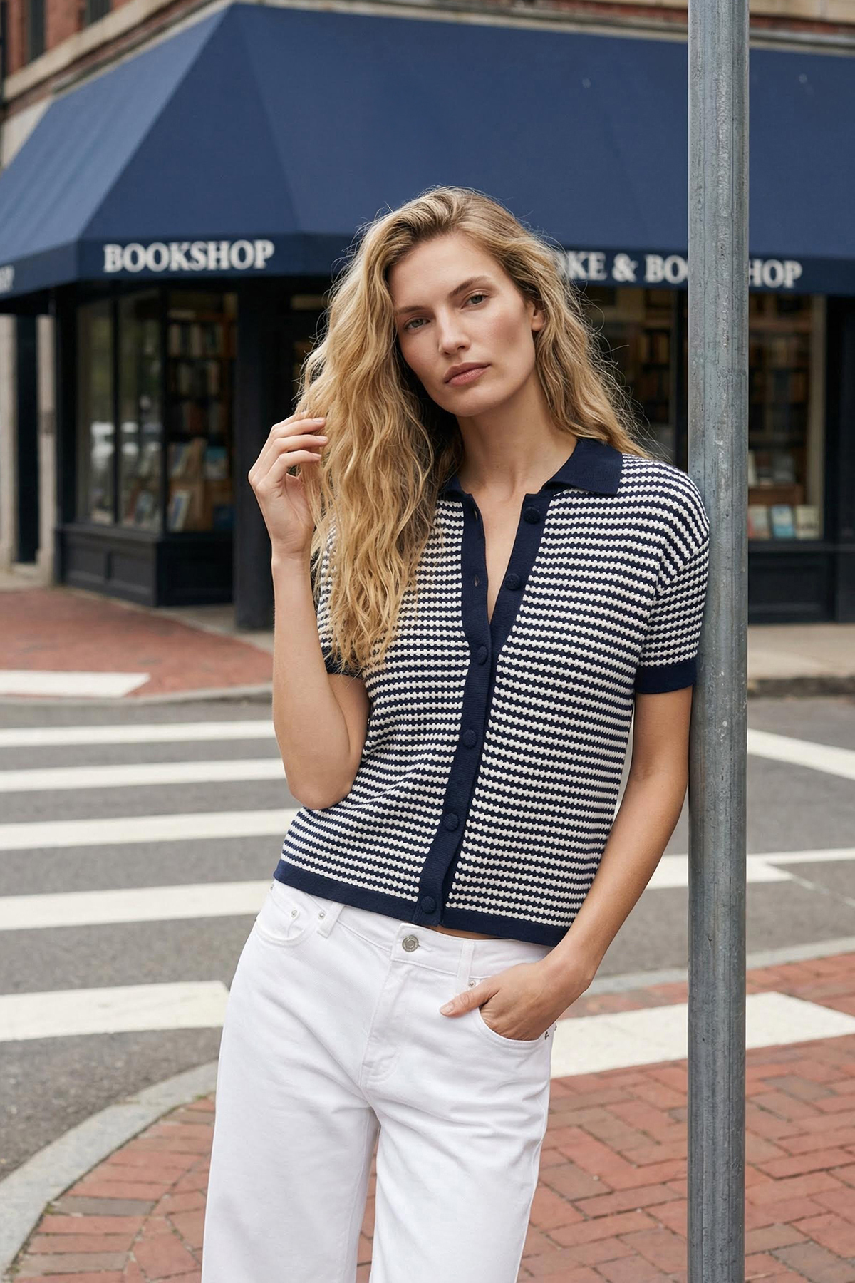 Trendyolmilla  Lacivert Polo Yaka Çizgili Triko Bluz TWOSS25BZ00183 - Görsel 2