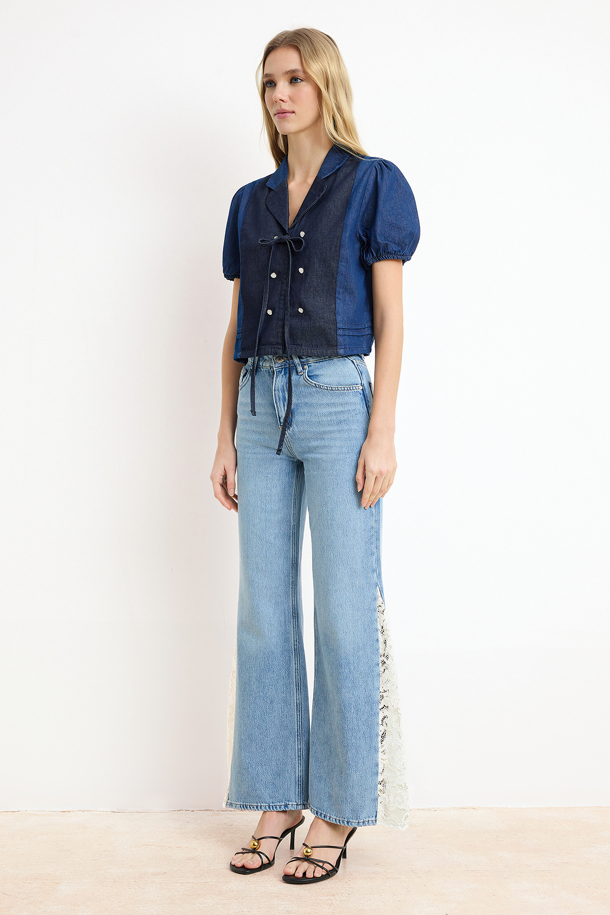 Trendyolmilla  Nasiba Hafiz x Trendyol Collection Mavi Wide Leg Dantel Tencel Karışımlı Jeans TWOSS26JE00157 - Görsel 4