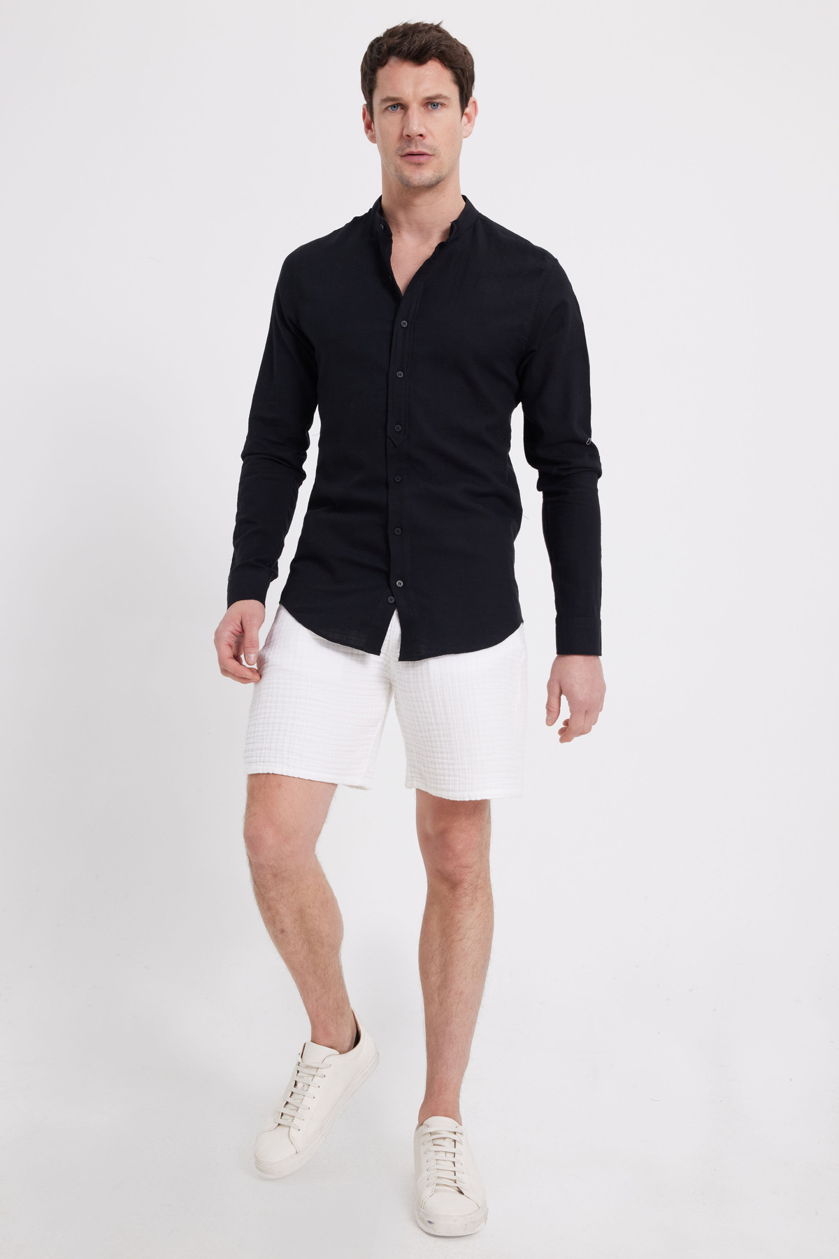 Tudors  Erkek Slim Fit Dar Kesim Uzun Kollu %100 Pamuk Keten Doku Hakim Yaka Siyah Gömlek - Görsel 3