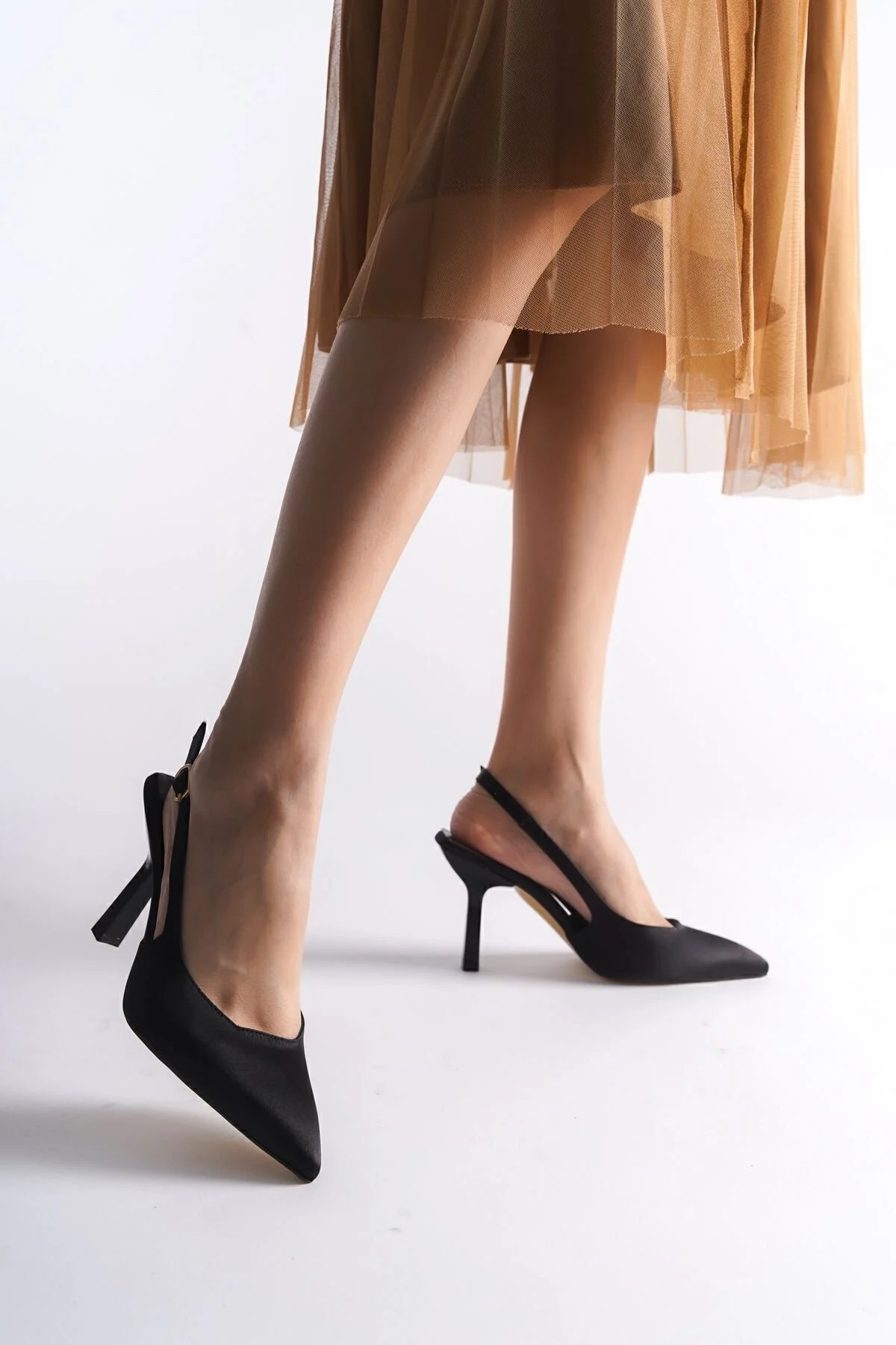 Genel Markalar  Saten Stiletto Sivri Burun Arkası Bantlı Topuğu Açık Günlük Rahat Kadın Topuklu Ayakkabı - Görsel 5