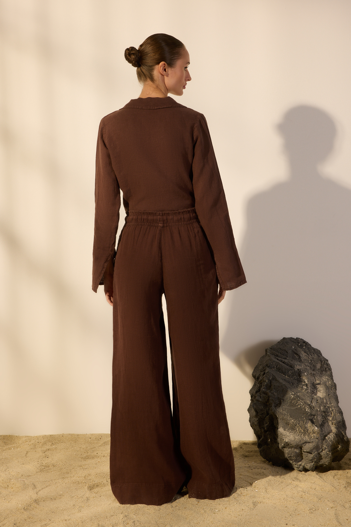 Trendyolmilla  Kahverengi %100 Keten Beli Lastikli Yüksek Bel Pantolon TWOSS26PL00051 - Görsel 4