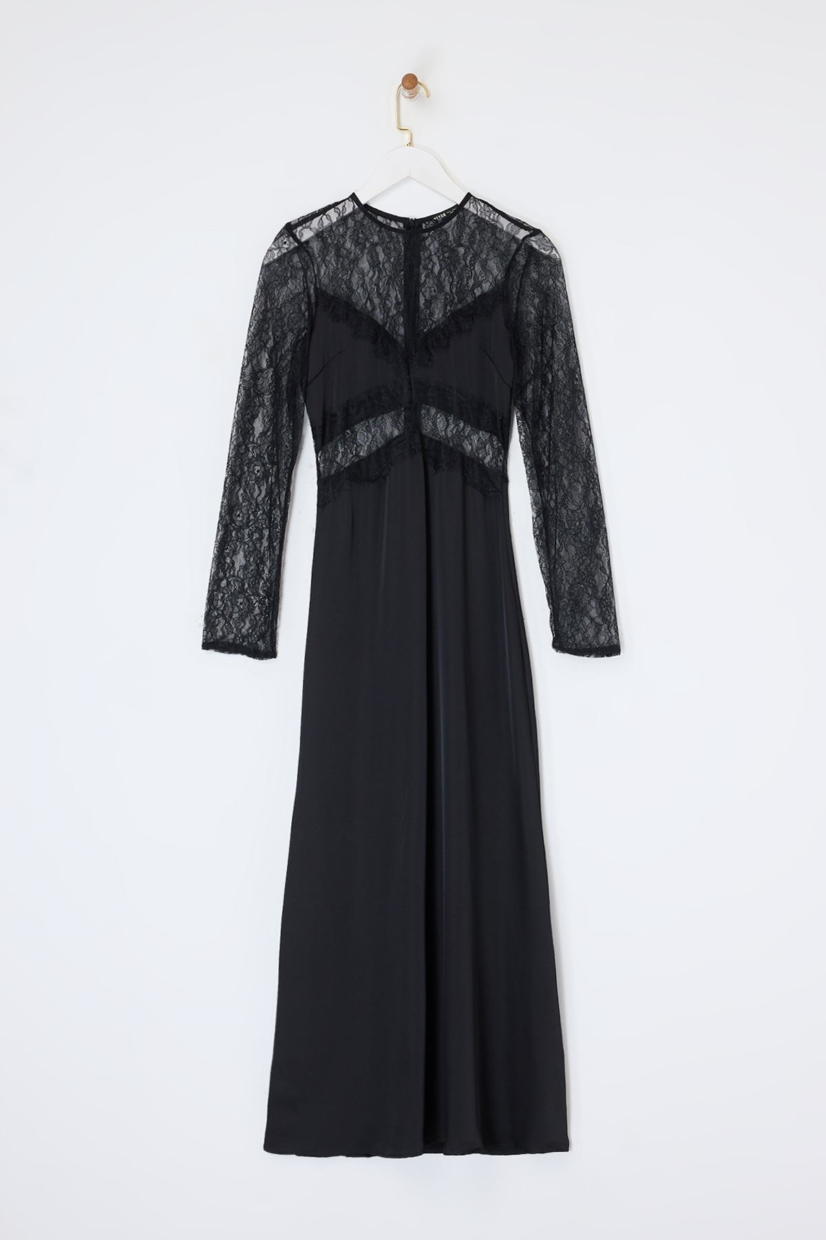 Trendyolmilla  Siyah Dantel Detaylı Saten Uzun Elbise TDRSS26EL00001 - Görsel 4