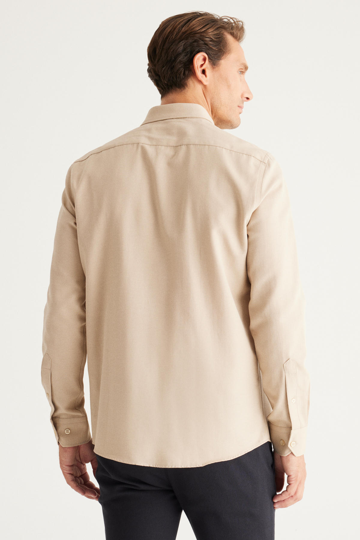 AC&Co / Altınyıldız Classics  Erkek Oxford Kolay Ütülenebilir Pamuklu Terletmez Gömlek Bej Düğmeli Yaka Slim Fit Dar Kesim - Görsel 8