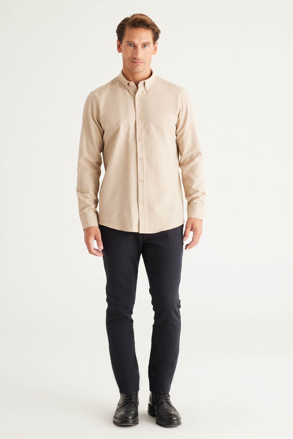 AC&Co / Altınyıldız Classics  Erkek Oxford Kolay Ütülenebilir Pamuklu Terletmez Gömlek Bej Düğmeli Yaka Slim Fit Dar Kesim - Görsel 6