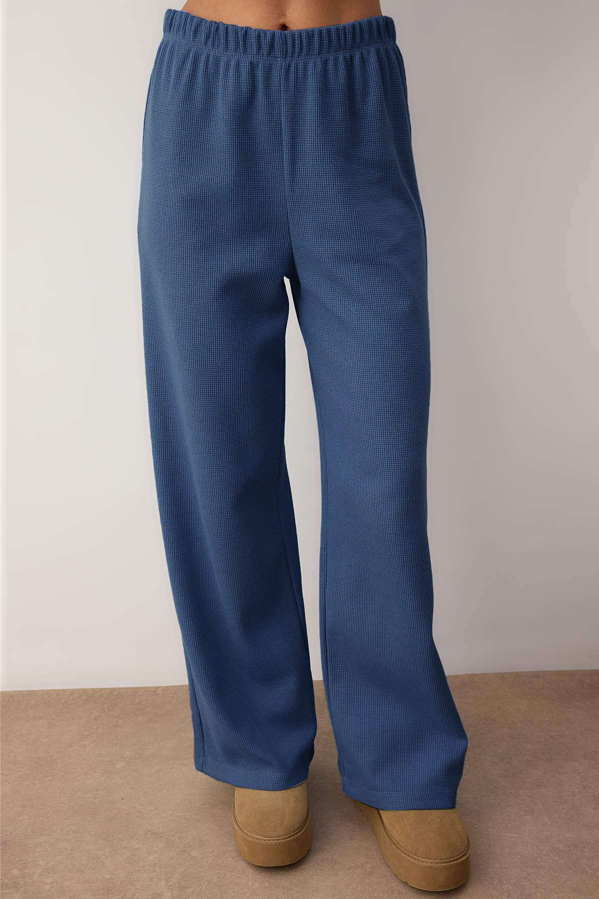 Trendyolmilla  Mavi Pamuklu Kapüşonlu Waffle Örme Pijama Takımı THMAW26PT00168 - Görsel 3