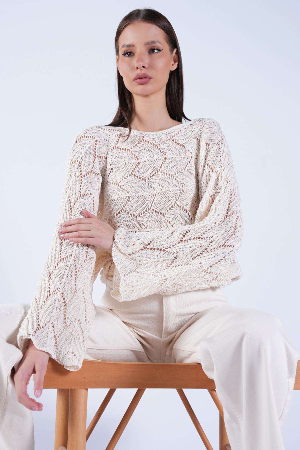 Trend Alaçatı Stili  Vanilya Kayık Yaka Yaprak Desenli Salaş Crop Triko Bluz ALC-X15111 - Görsel 4