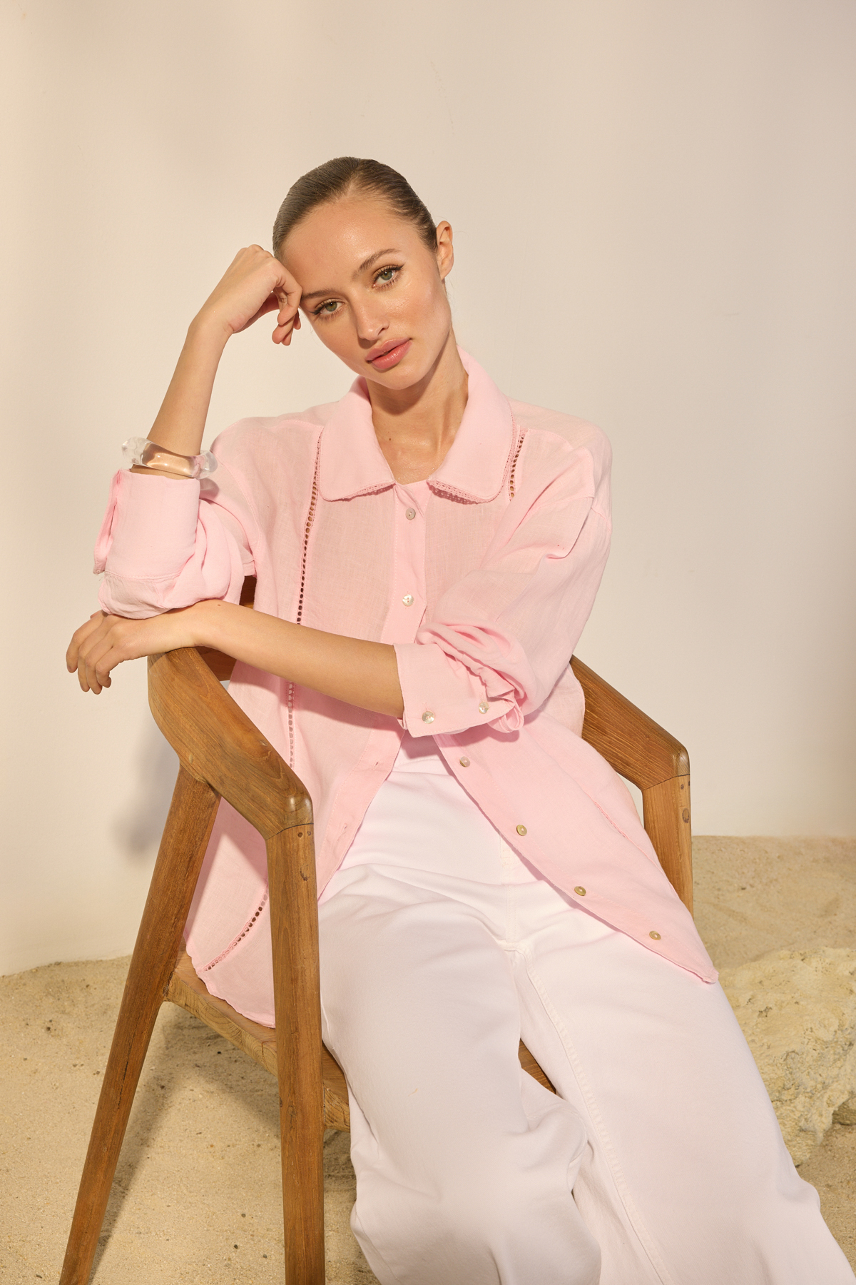 Trendyolmilla  Pembe %100 Keten Nakış Detaylı Gömlek TWOSS26GO00047 - Görsel 2