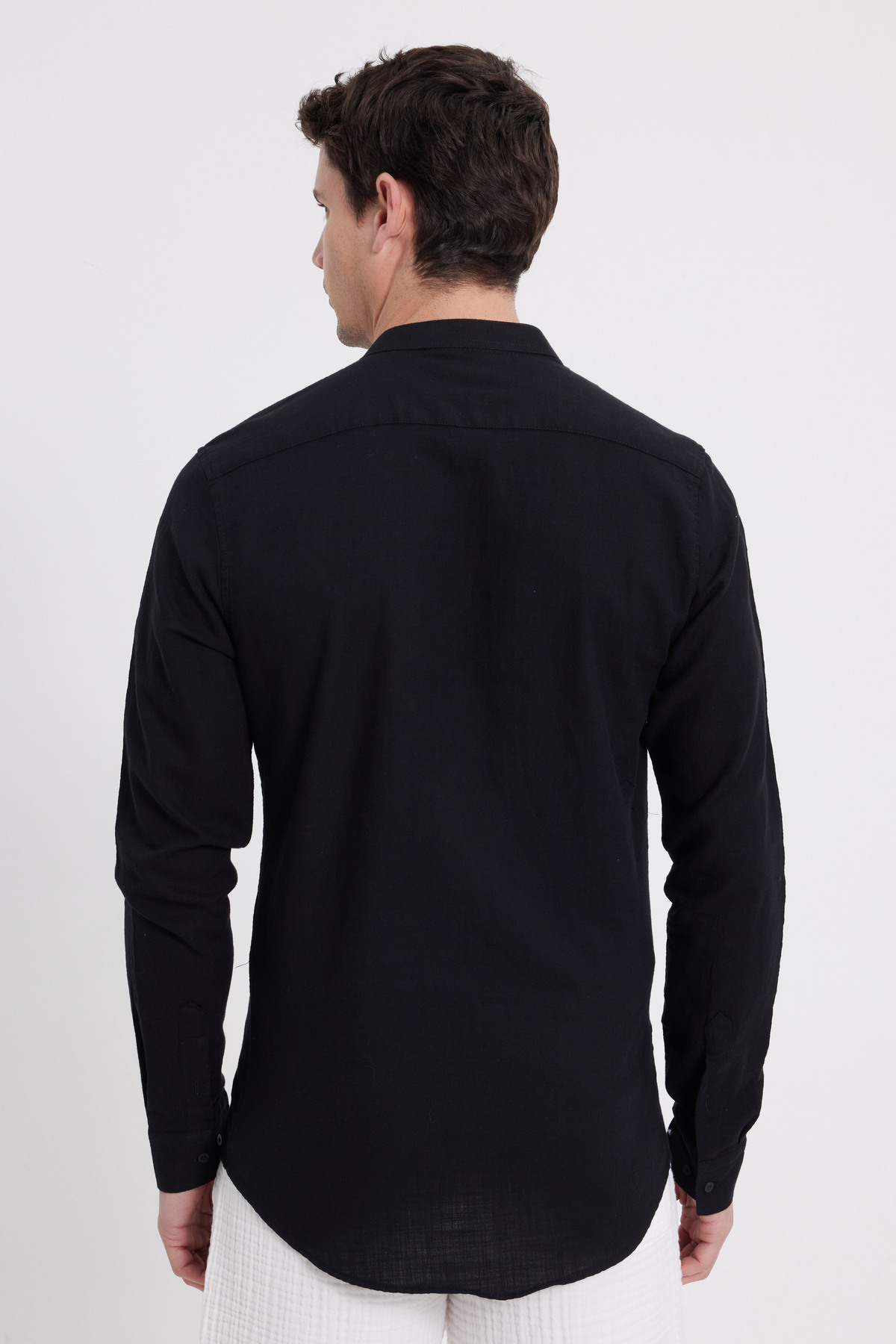 Tudors  Erkek Slim Fit Dar Kesim Uzun Kollu %100 Pamuk Keten Doku Hakim Yaka Siyah Gömlek - Görsel 6