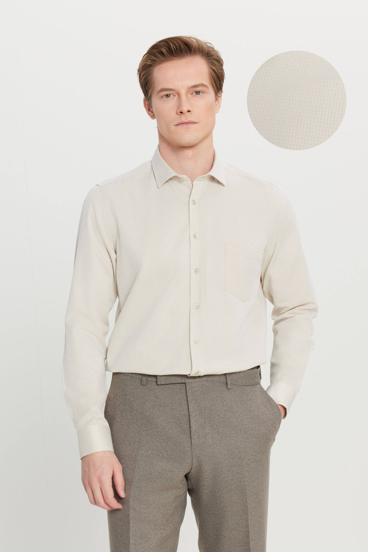 AC&Co / Altınyıldız Classics  Erkek Bej Pamuklu Tailored Slim Fit Dar Kesim Klasik Yaka Armürlü Cepli Gömlek - Görsel 2