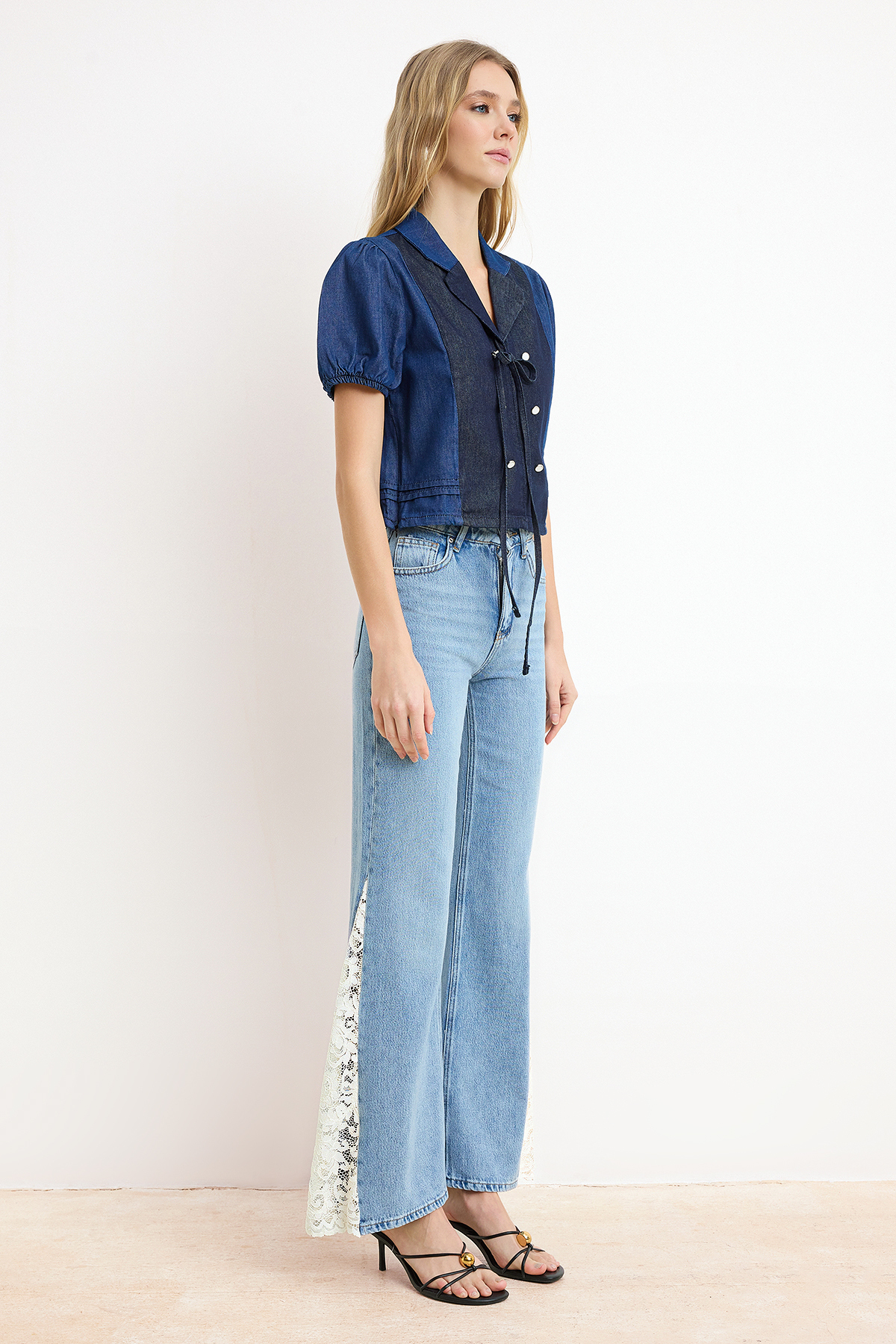 Trendyolmilla  Nasiba Hafiz x Trendyol Collection Mavi Wide Leg Dantel Tencel Karışımlı Jeans TWOSS26JE00157 - Görsel 5