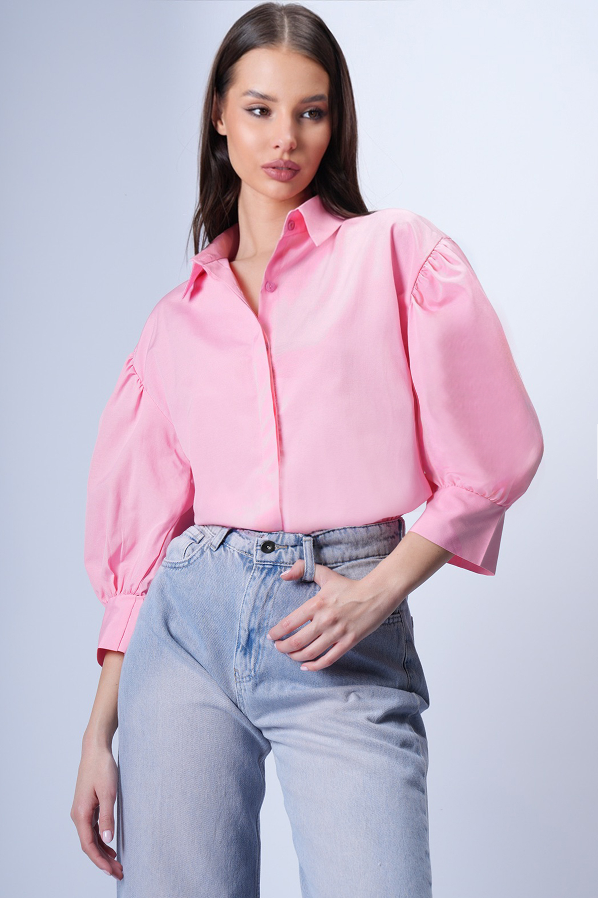 Trend Alaçatı Stili Rosa Basic-Popeline-Hemd mit versteckten Ballonärmeln