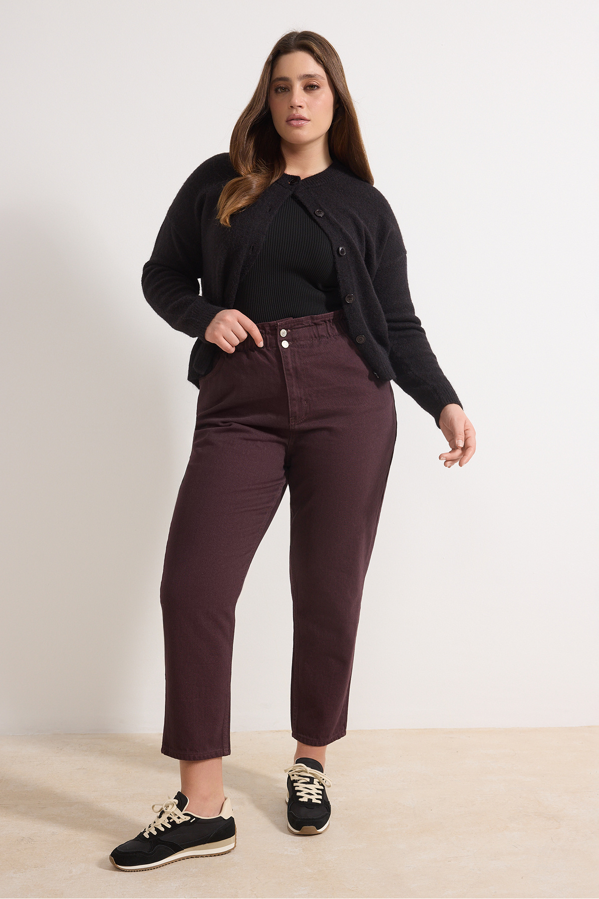 Trendyol Curve Burgunderrote Mom-Jeans mit hoher Taille und elastischem Bund ...