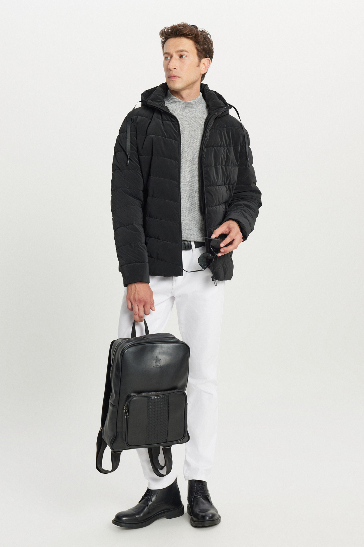 AC&Co / Altınyıldız Classics  Erkek Siyah Dolgulu Standart Fit Normal Kesim Dik Yaka Kapüşonlu Yan Cepli Mont Kaban - Görsel 2