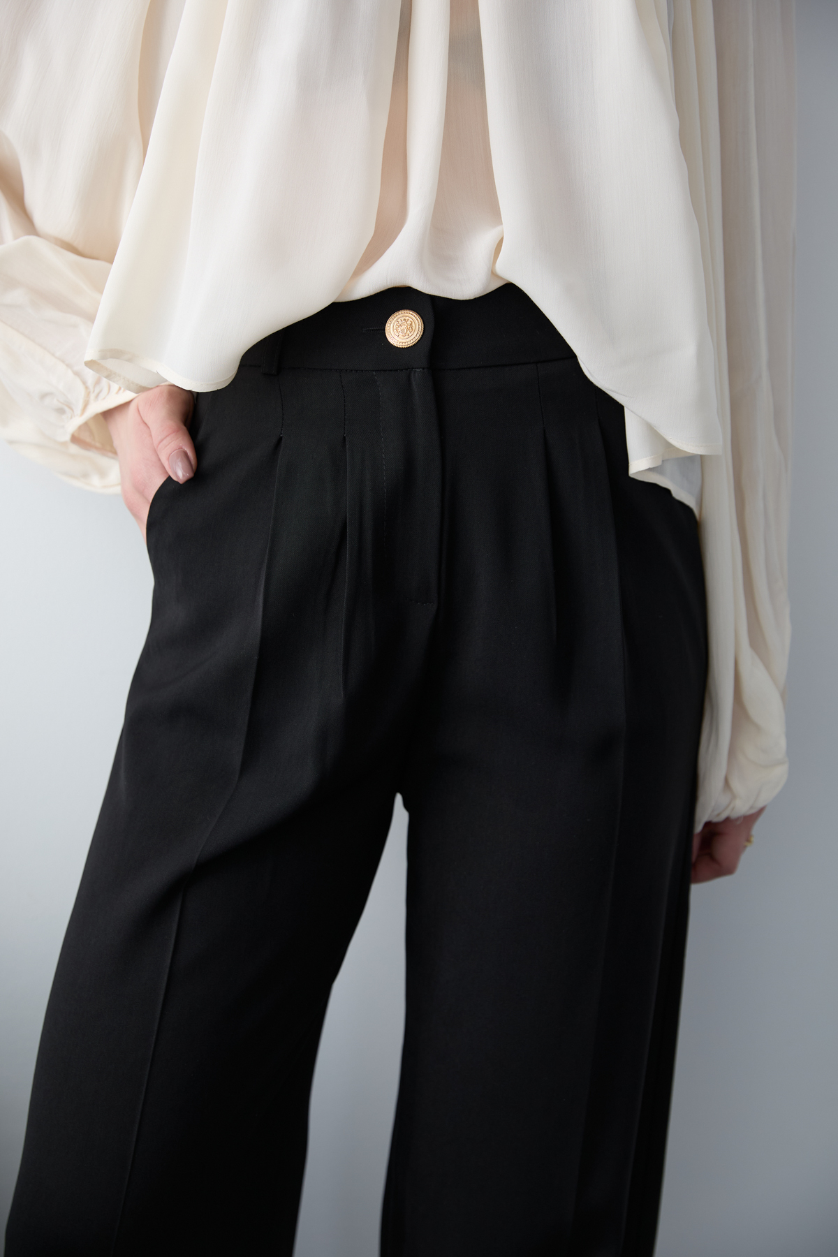 Trendyolmilla  Siyah Yüksel Bel Geniş Paça Dokuma Pantolon TWOAW26PL00161 - Görsel 4