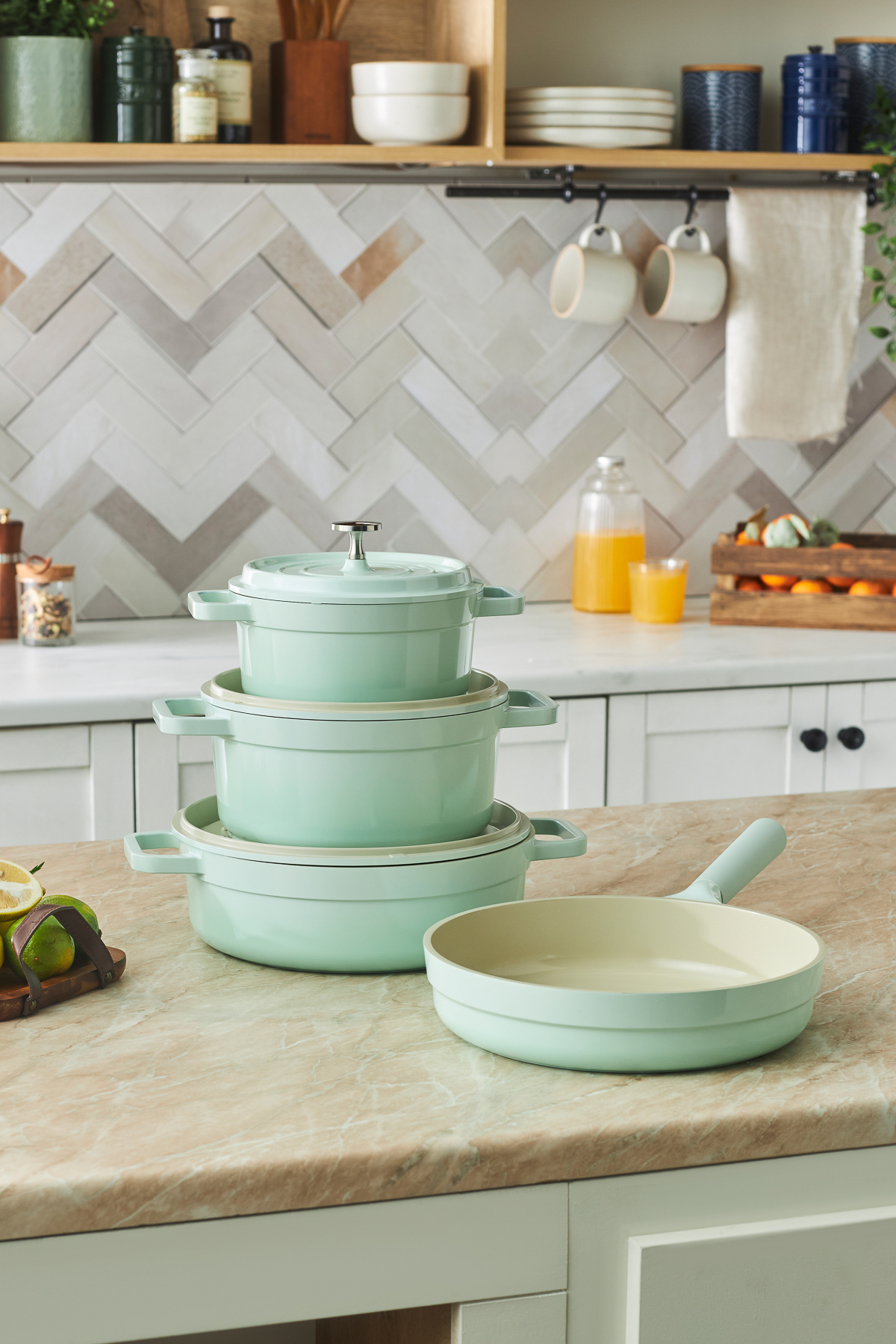 طقم أواني طهي ومقلاة سويس كريستال نيو كاست مكون من...