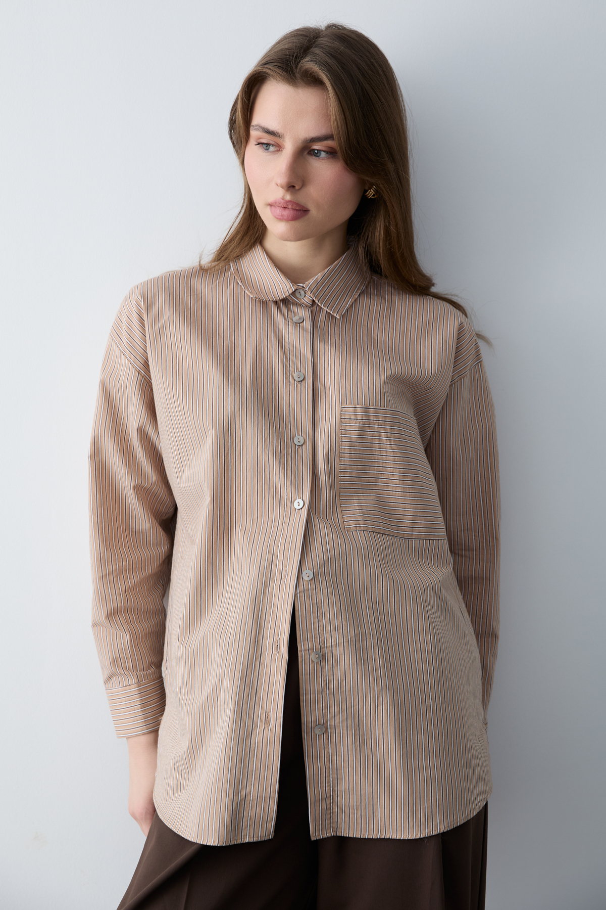 Trendyolmilla  Kahverengi Çizgili Dokuma Oversize Gömlek TWOSS26GO00148 - Görsel 2