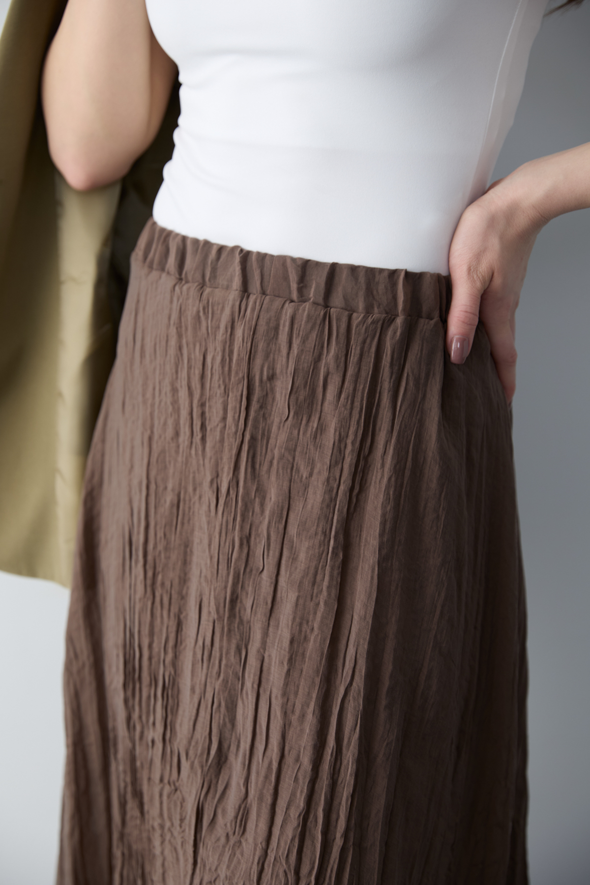 Trendyolmilla  Kahverengi Buruşuk Astarlı Maxi Asimetrik Etek TWOSS26ET00160 - Görsel 4