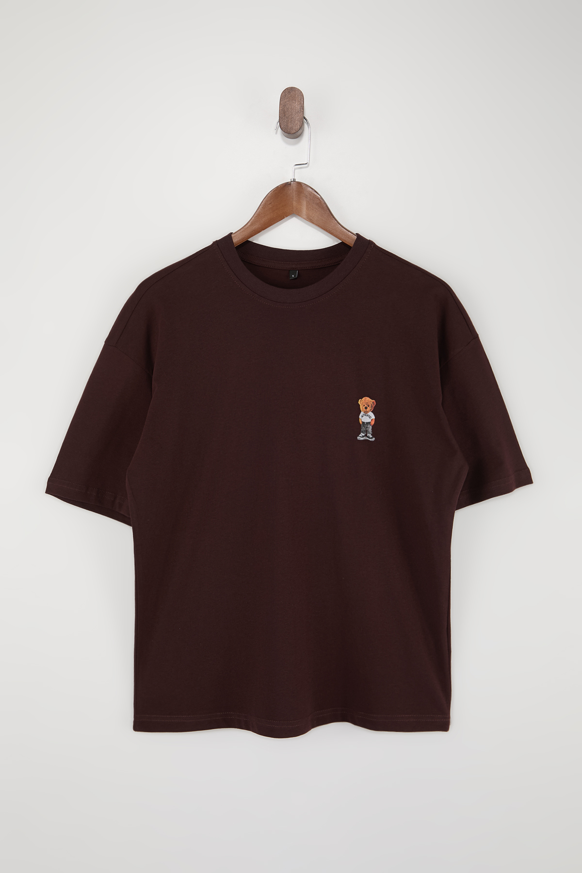 Trendyolmilla Man Koyu Kahverengi Unisex Oversize/Geniş Kesim Ayıcık Baskılı %100 Pamuklu T-Shirt TMNSS25TS00161