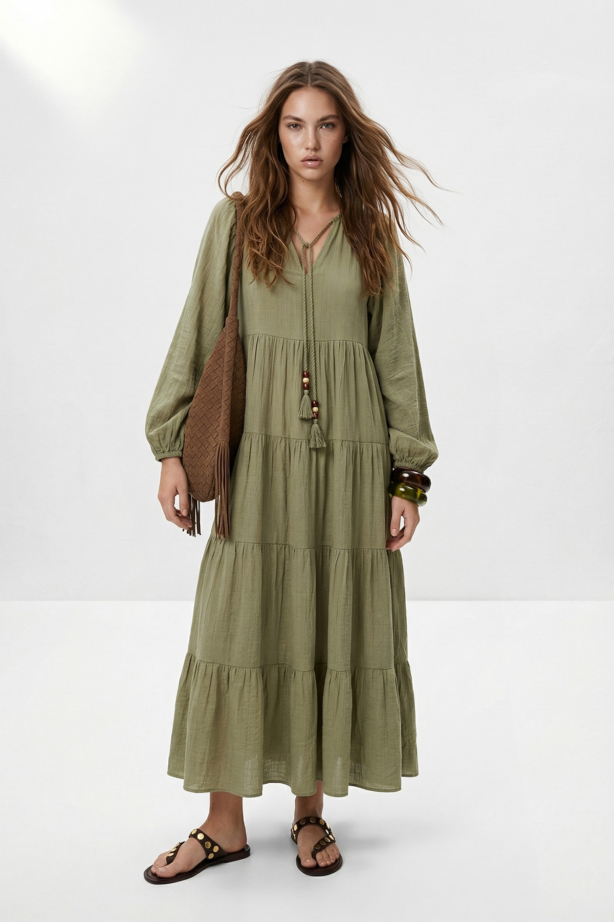 Trendyol Kollektion Khakifarbenes, locker geschnittenes Maxi-Webkleid TWOSS26...