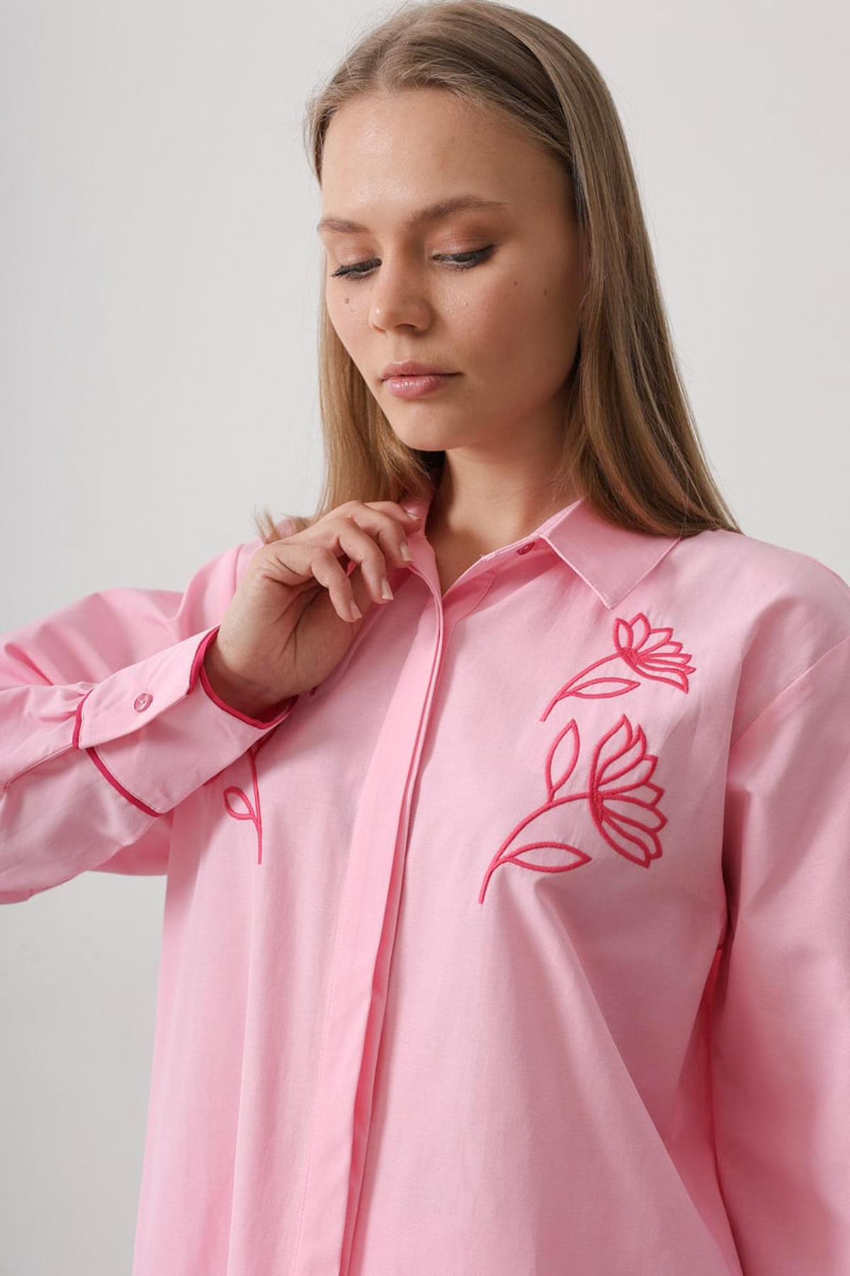 Trendyolmilla  Pembe Nakış Detaylı Gömlek Kruvaze Etek Dokuma Alt - Üst Takım TWOSS26AU00125 - Görsel 5