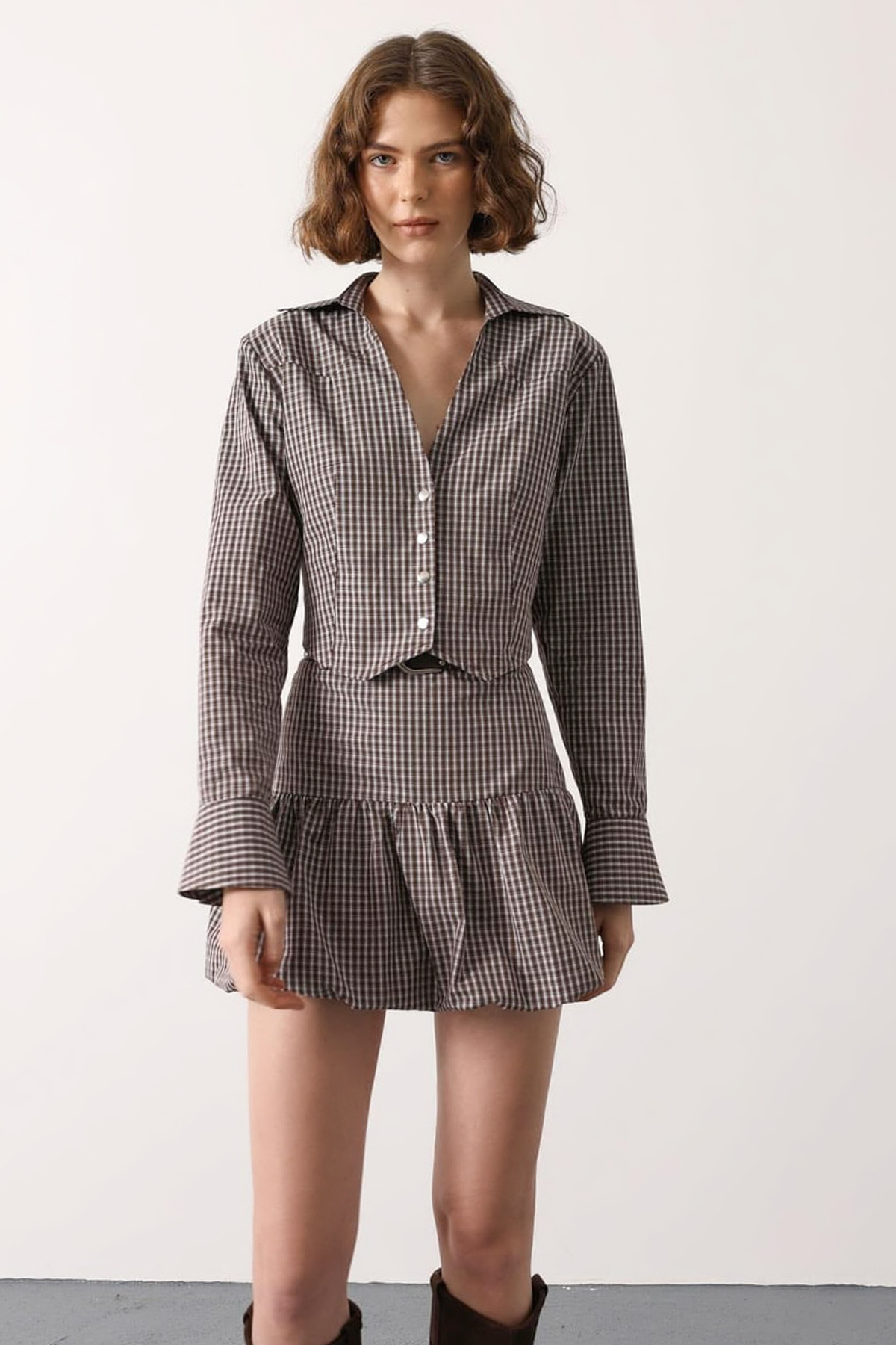 Trendyolmilla  Kahverengi-Çok Renkli Mini Ekoseli Kemerli Balon Etek TWOSS26ET00157 - Görsel 3