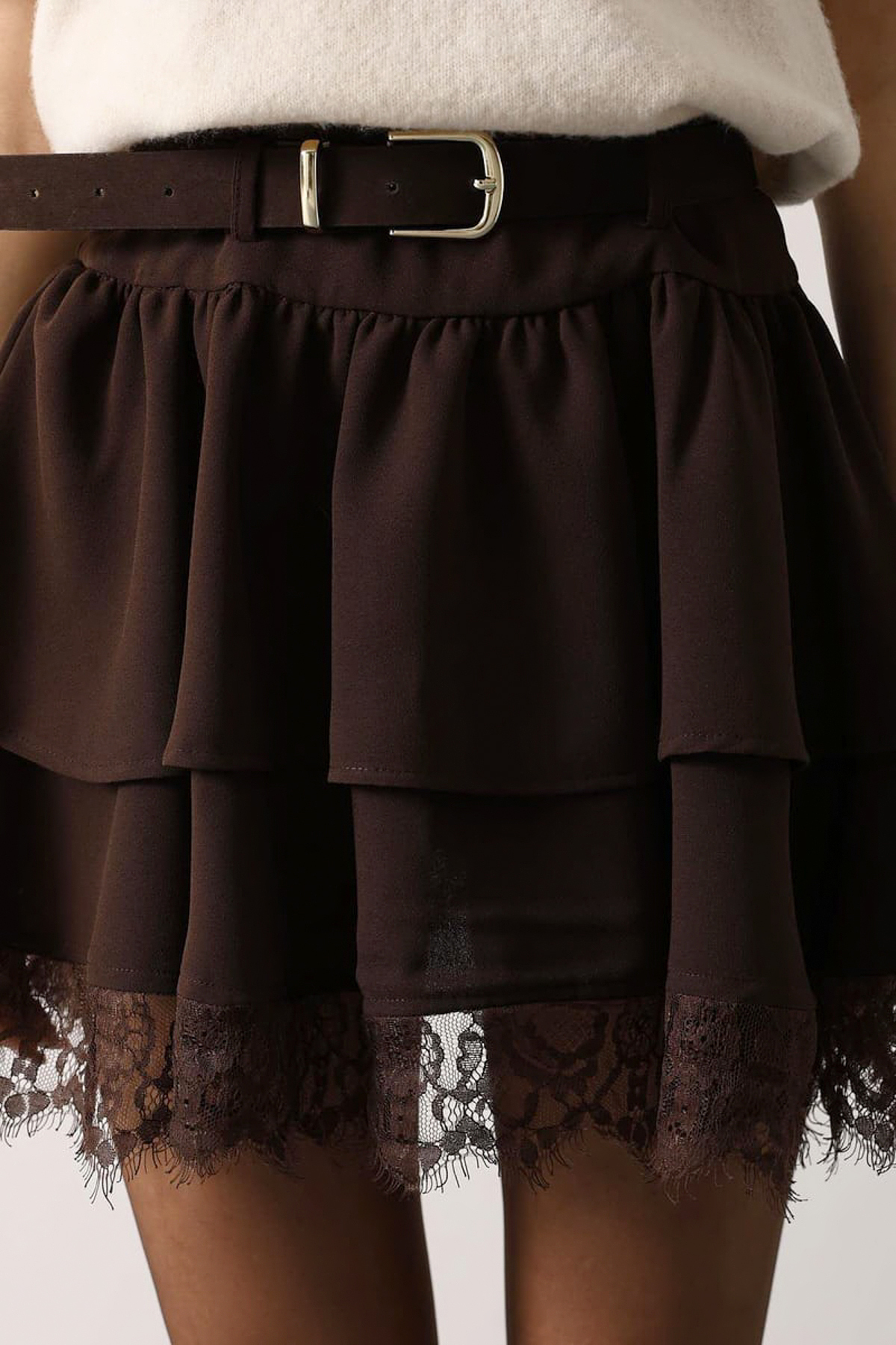 Trendyolmilla  Kahverengi Kemerli Fırfırlı Dantel Detaylı Mini Etek TWOSS26ET00156 - Görsel 3