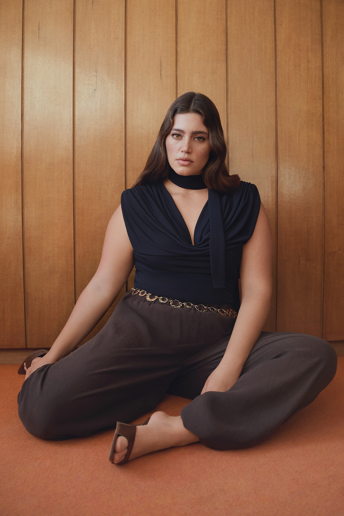 Trendyolmilla Curve Limited Edition Lacivert Degaje Yaka Fularlı Örme Büyük Beden Bluz TBBSS26AF00117