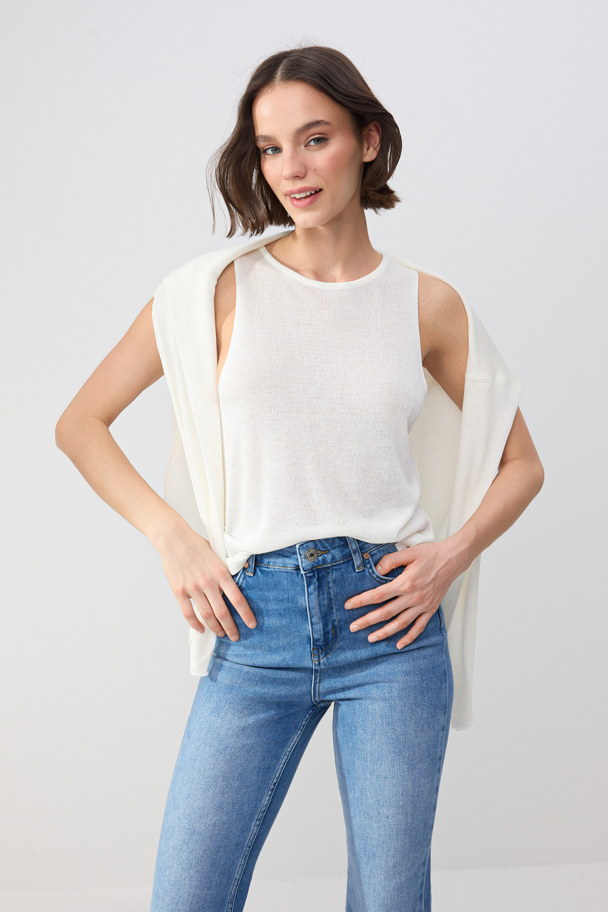 Trendyolmilla  Wardrobe Essentials Ekru Kayık Yaka Oversize 2'li Atlet-Bluz Triko İnce Bluz TWOSS26BZ00283 - Görsel 6