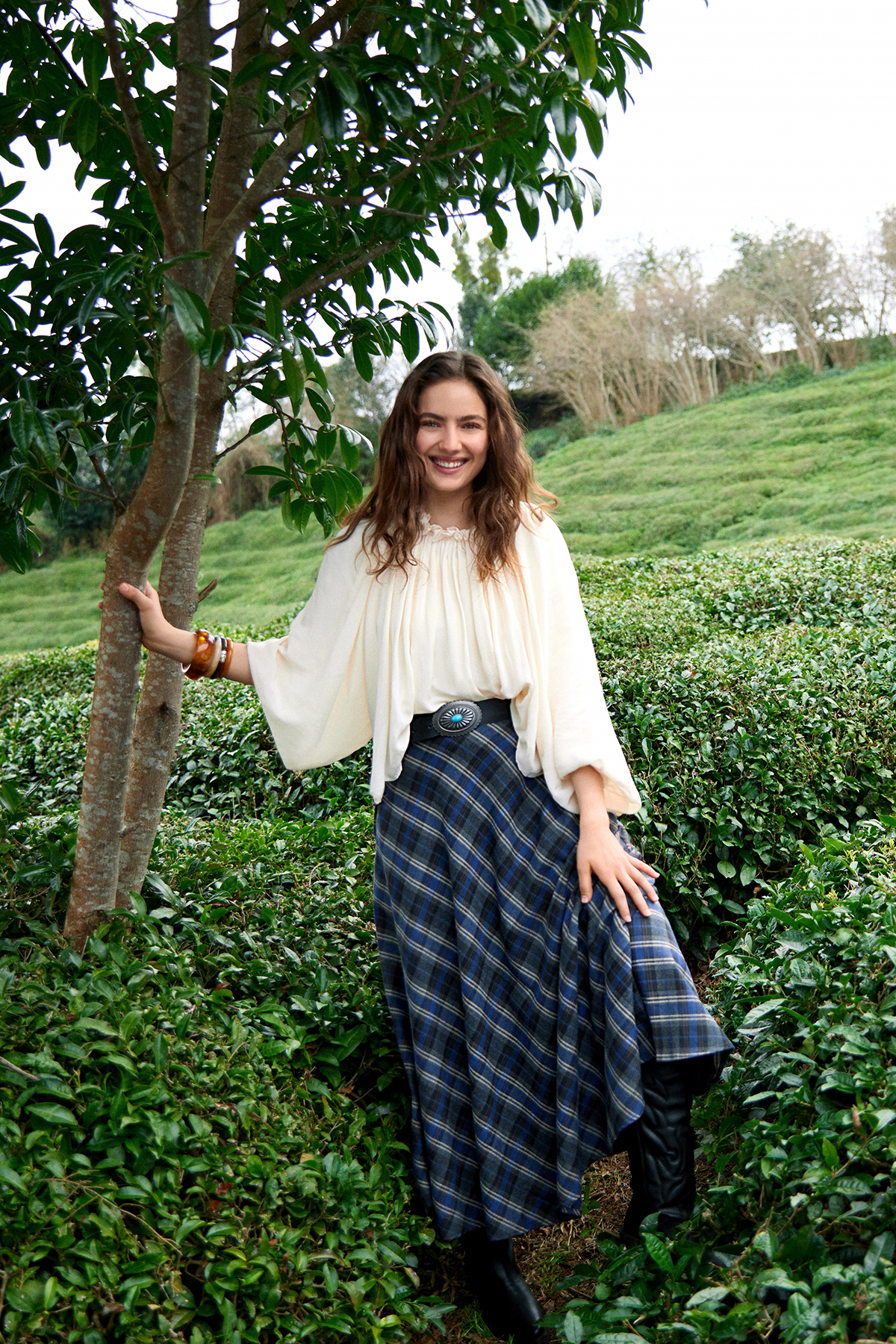 Trendyol Collection Granatowa czarna spódnica maxi z tkaniny w kratę TWOAW26E...