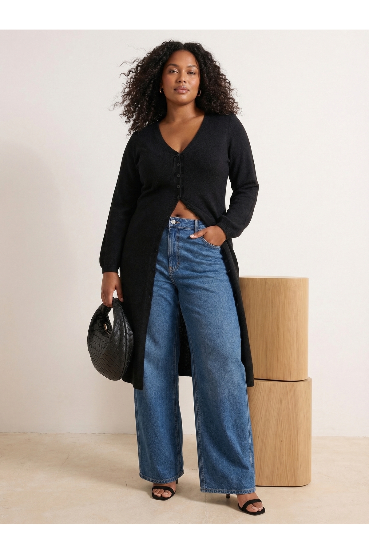 Trendyolmilla  Siyah Yumuşak Dokulu V Yaka Hırka/Elbise Çift Kullanım Triko Hırka TBBAW26AV00062