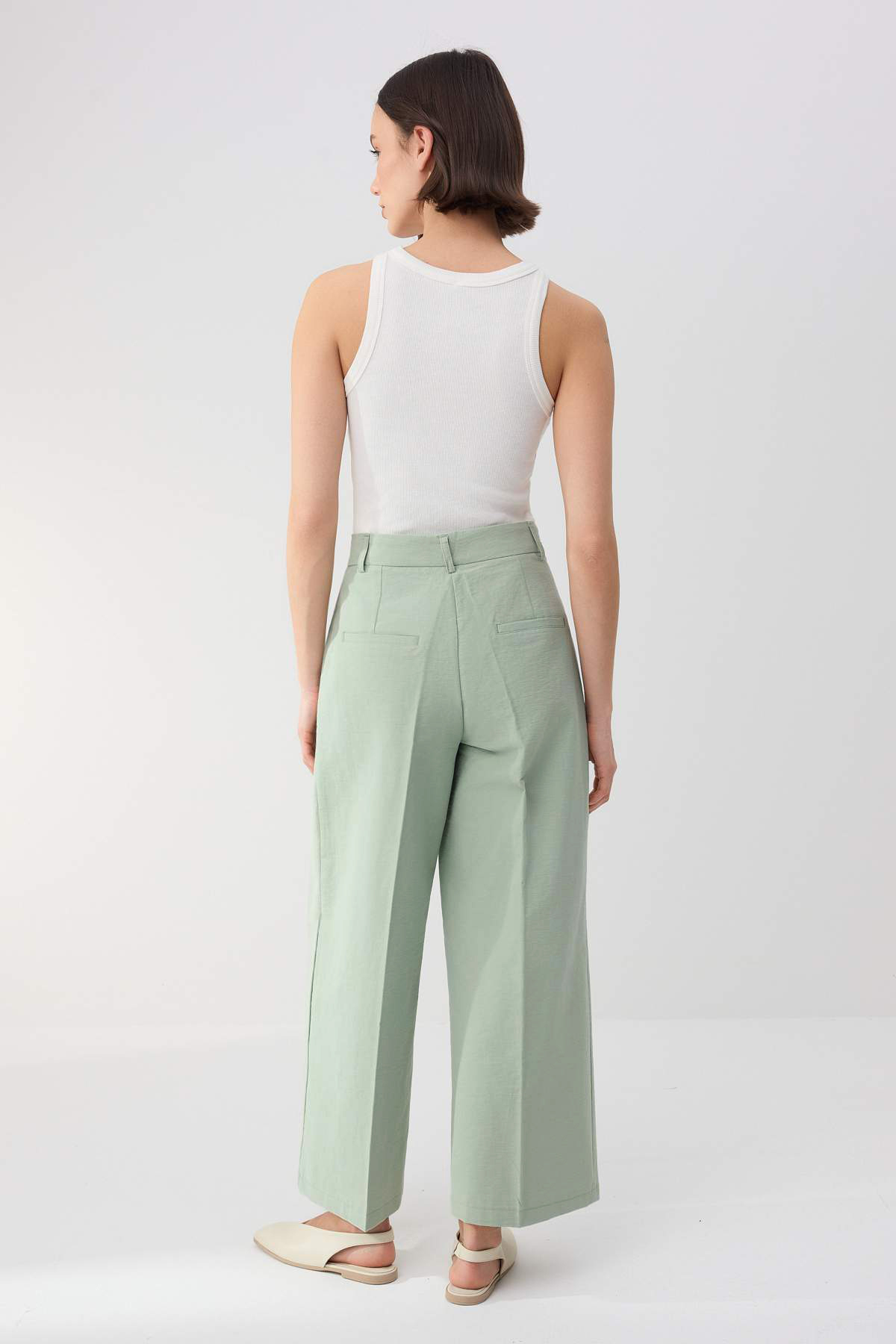 Trendyolmilla  Trendyolmilla Wardrobe Essentials – Açık Haki Gabardin Crop Wide Leg Pantolon | TWOSS26PL00024 - Görsel 4