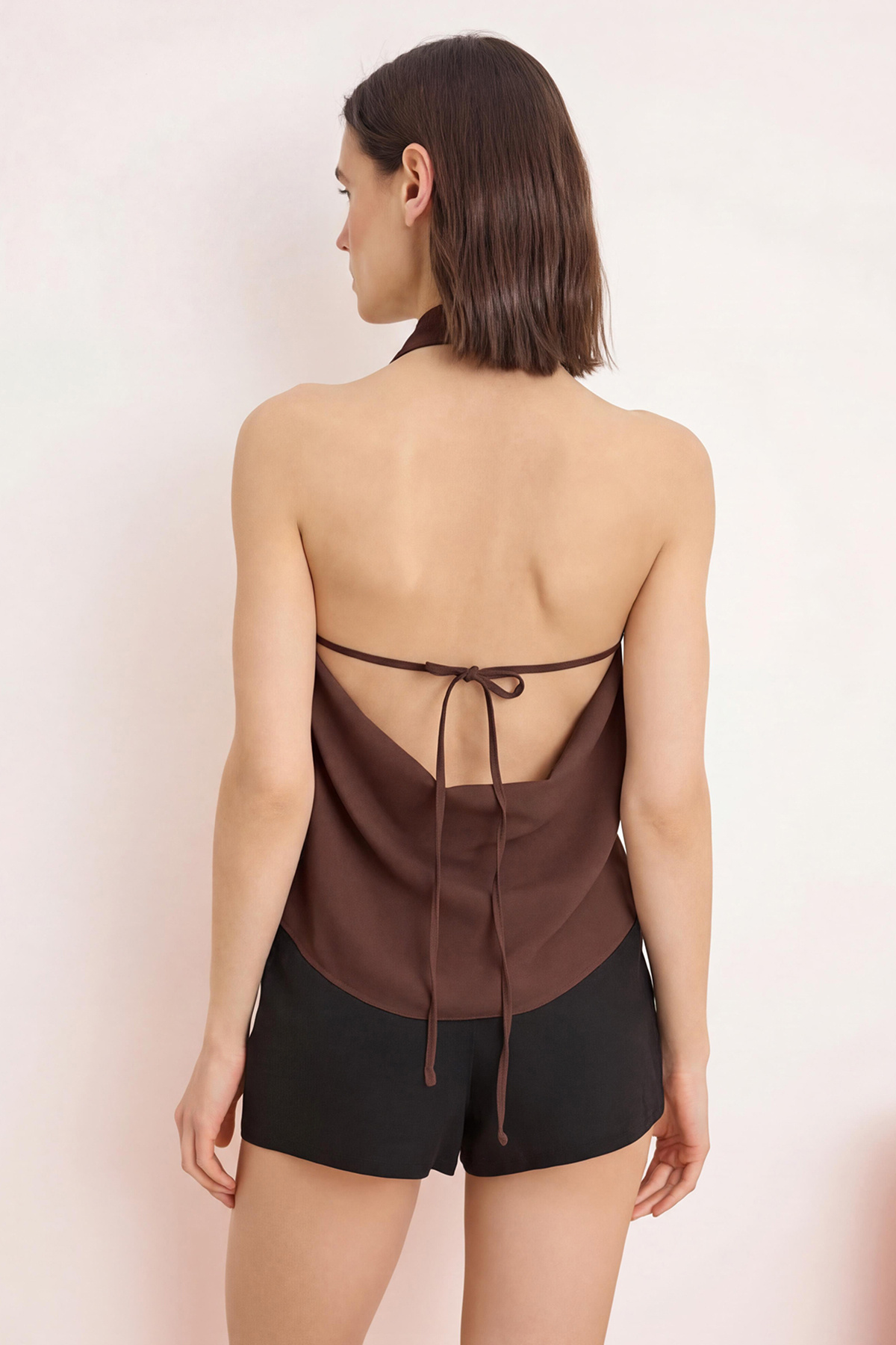 Trendyolmilla  Kahverengi Degaje Yaka Sırt Dekolteli Dokuma Krep Bluz TWOSS26BZ00408 - Görsel 5