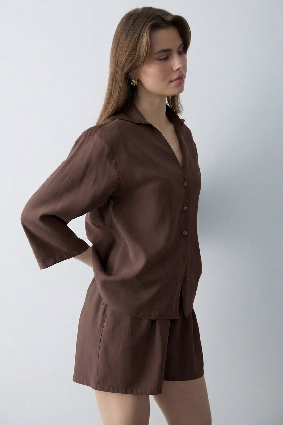 Trendyolmilla  Kahverengi Modal Gömlek Şort Dokuma Alt - Üst Takım TWOSS26AU00073 - Görsel 4