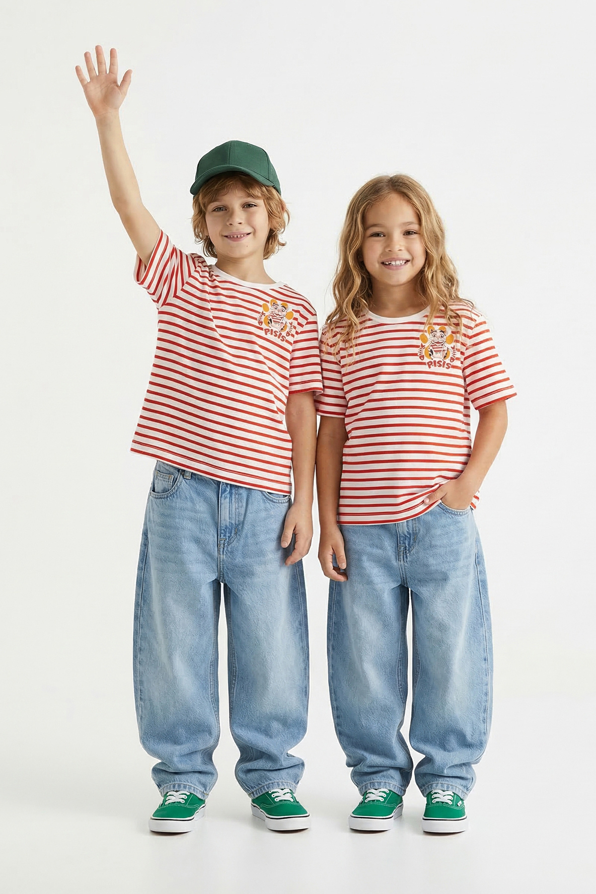 Trendyolmilla Kids Kırmızı Dedektif Reptır Baskılı Örme 23 Nisan T-Shirt TKDSS26TS00058