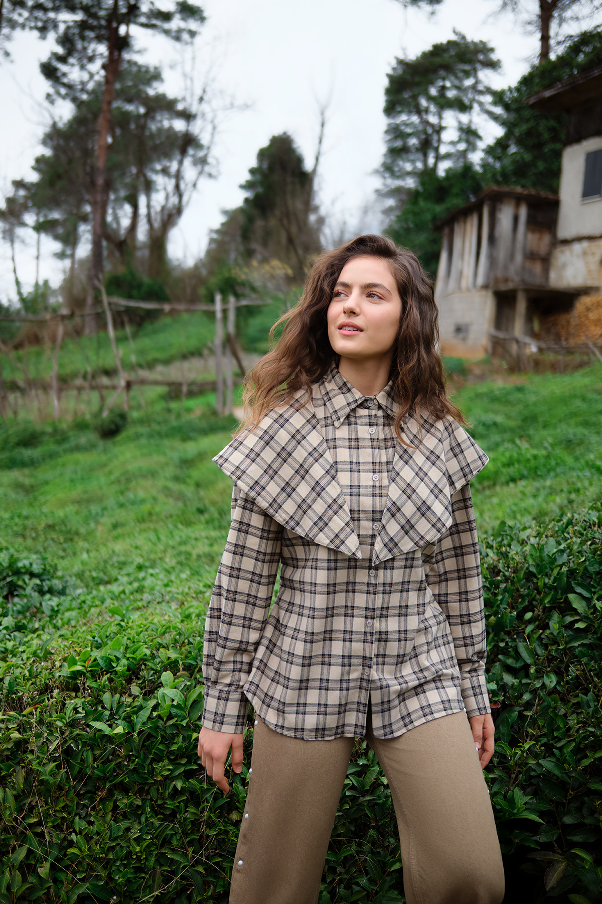 Trendyolmilla  Kahverengi Ekose Çıkarılabilir Şal Detaylı Gömlek TWOAW26GO00155